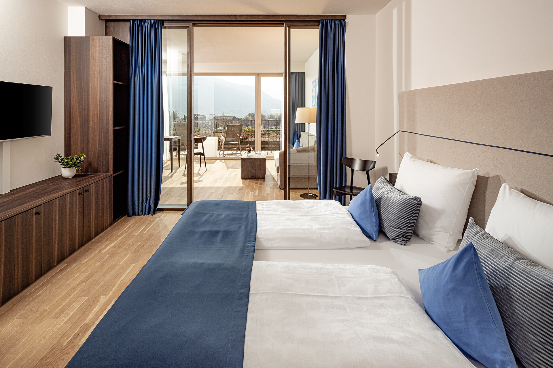Suite lake room 2nd floor
