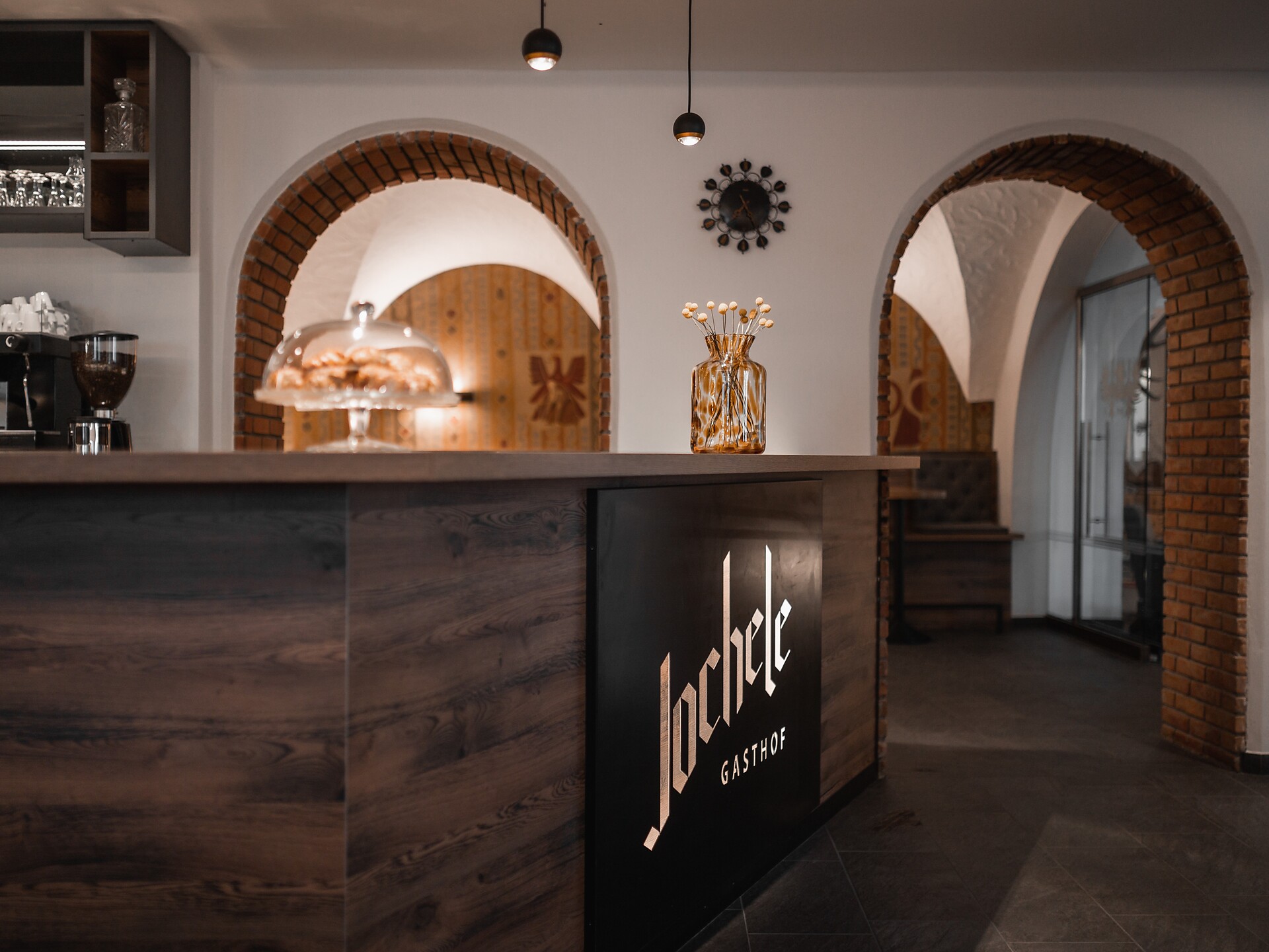 bar