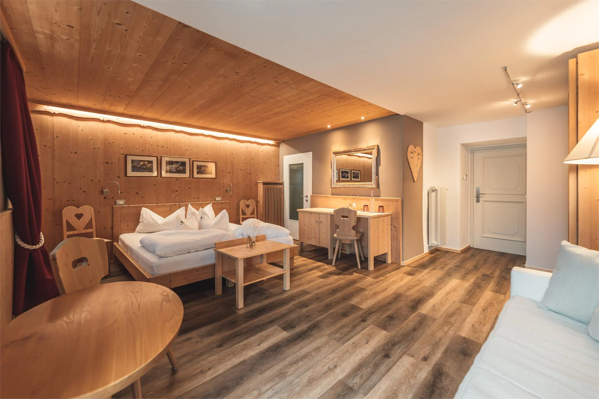 Hotel Schwarzer Adler - Aquila Nera Kastelruth/Castelrotto 5 suedtirol.info