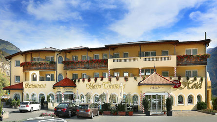 Hotel Maria Theresia Silandro 1 suedtirol.info