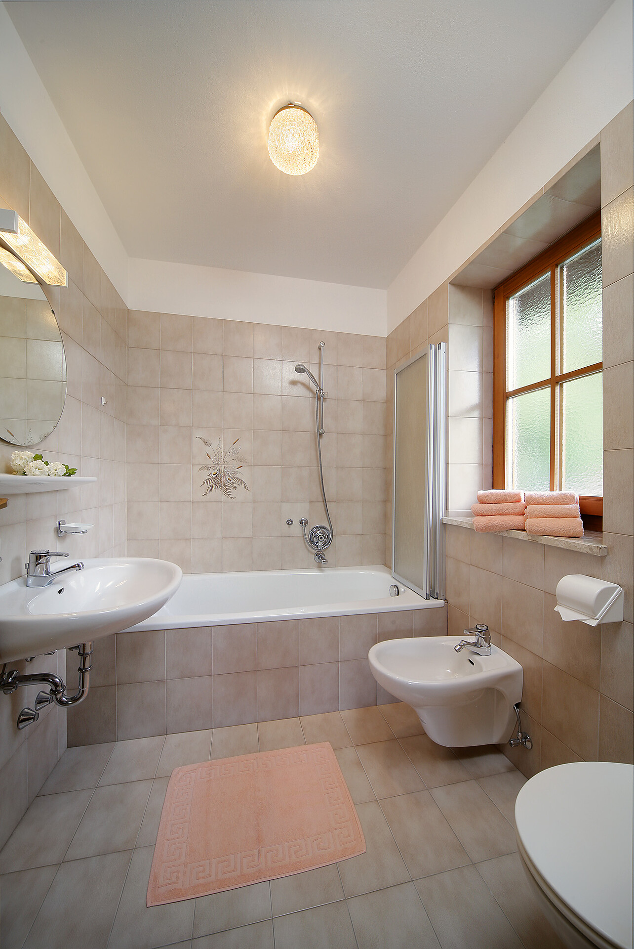 Bathroom Scena
