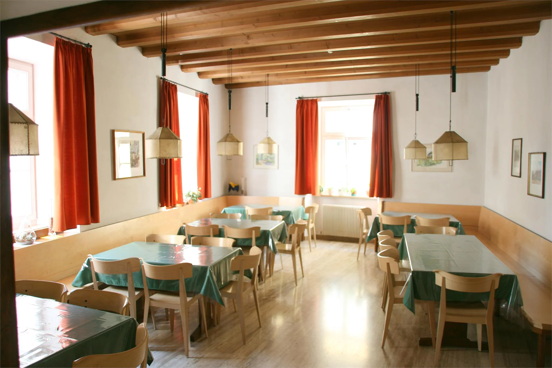 Jugendhaus Dr. J. Noldin Salurn 2 suedtirol.info
