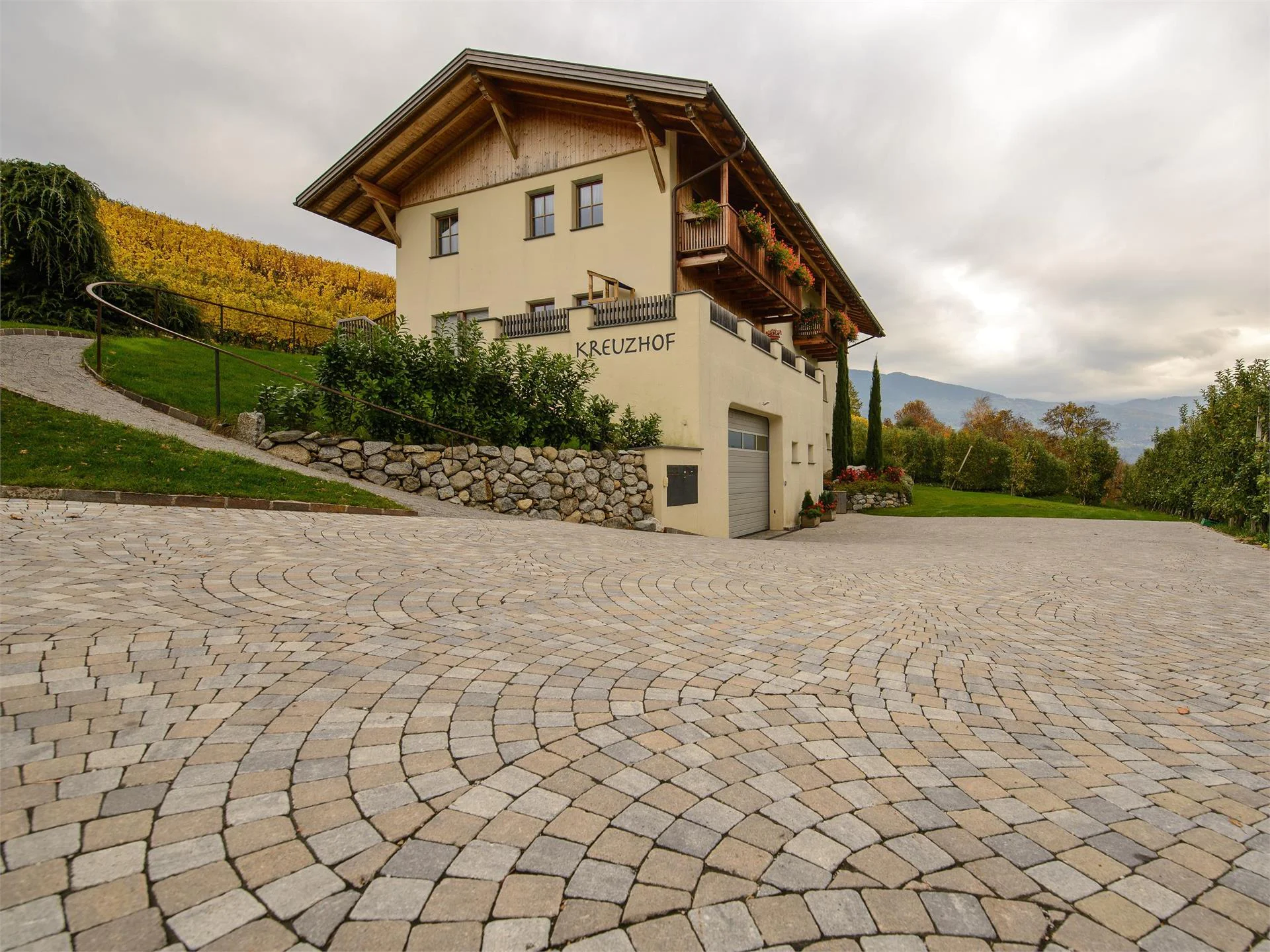 Kreuzhof Vahrn/Varna 1 suedtirol.info