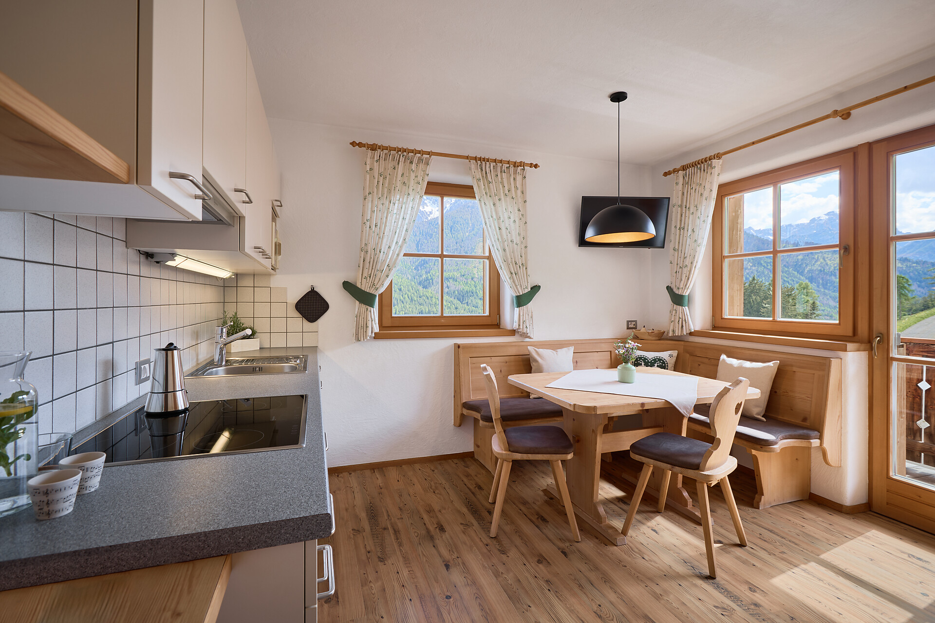 Cucina con soggiorno App. A