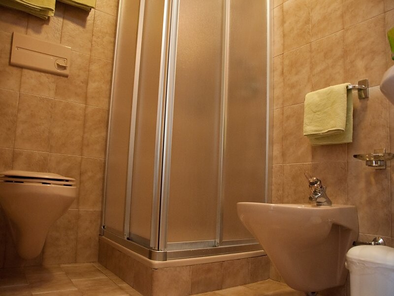 Bathroom app. 2