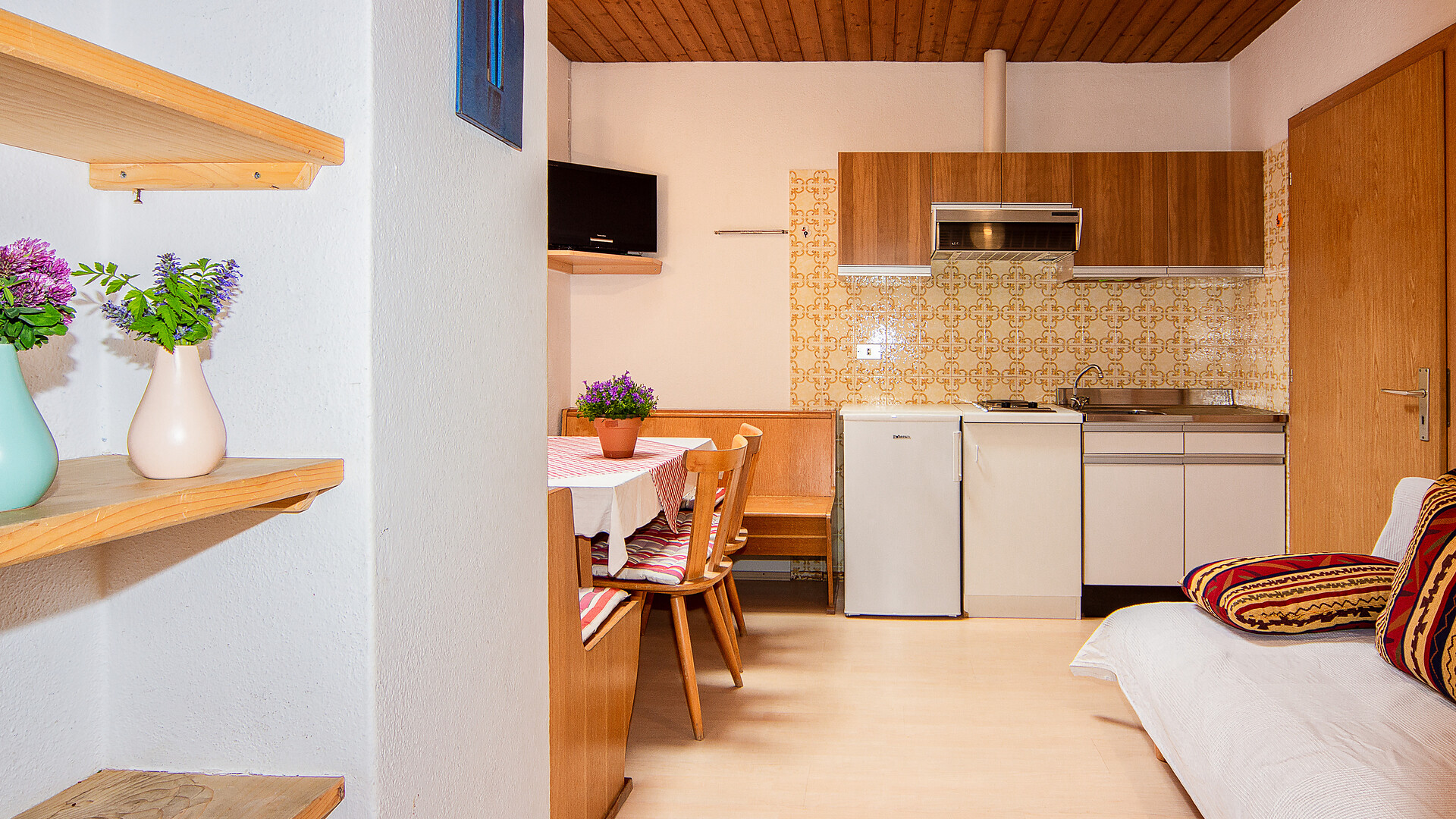 app. nr. 1: cucina con divano