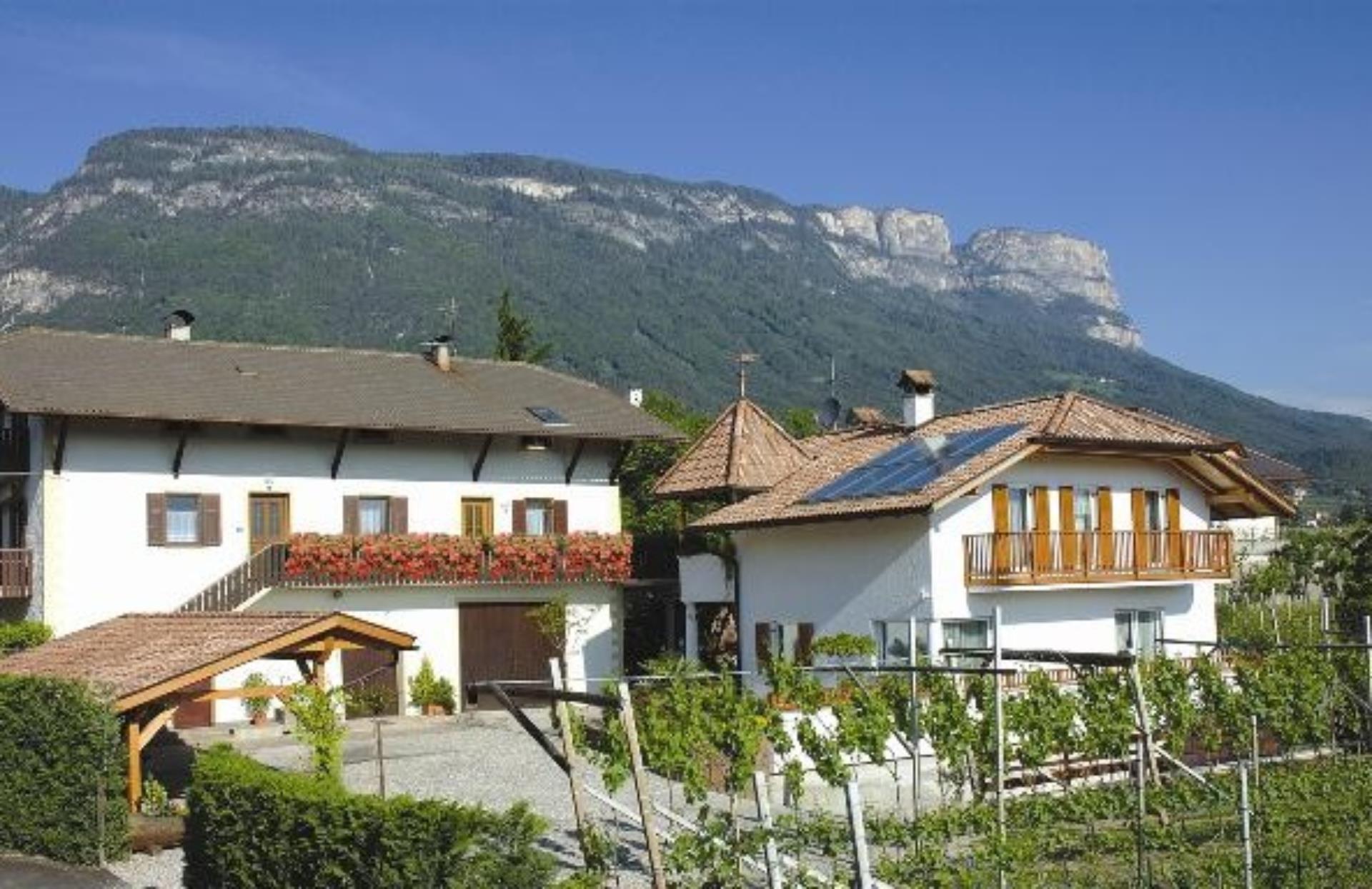 Langlo Hof - Harb Peter Eppan an der Weinstraße 2 suedtirol.info