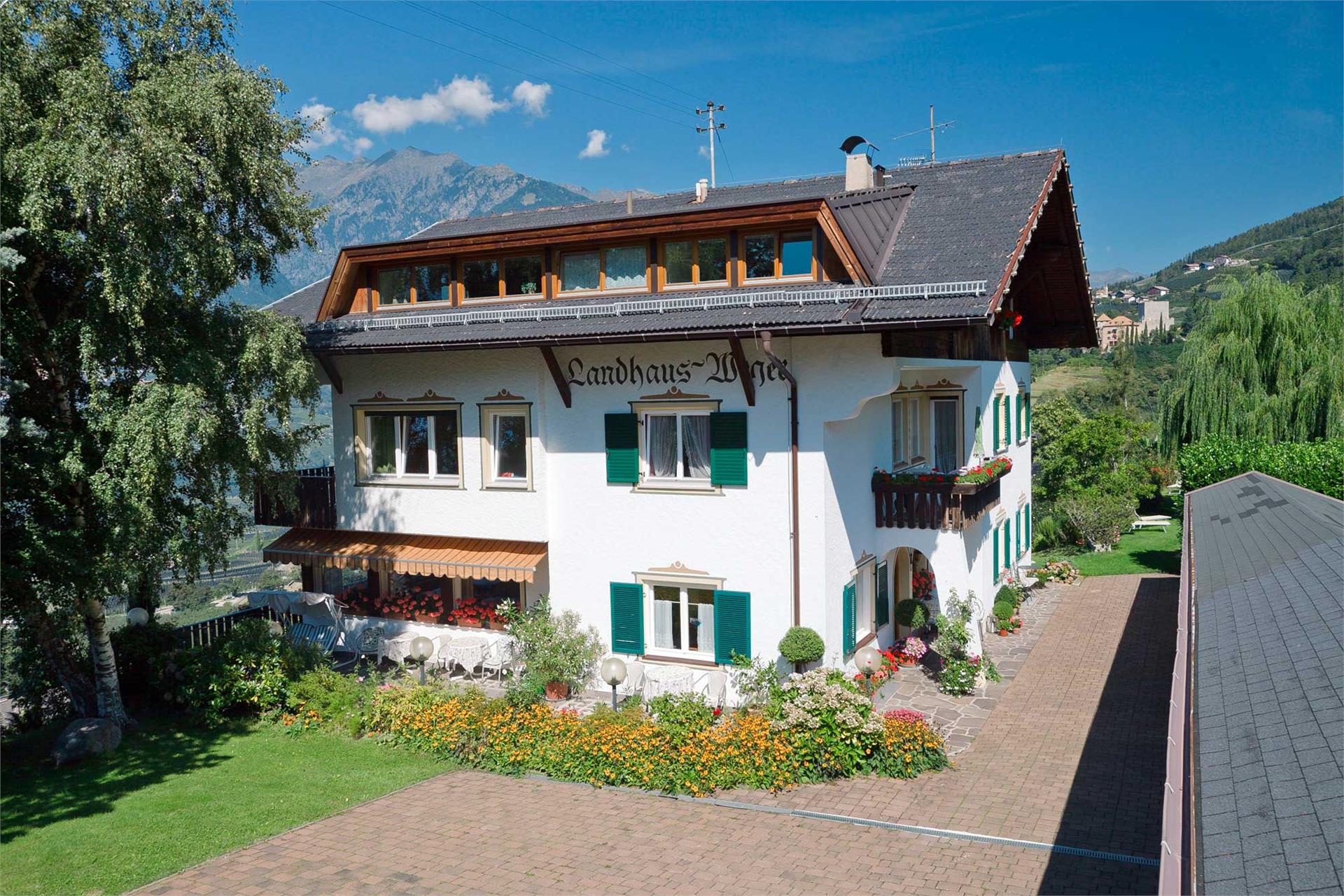 Landhaus Weger Meran/Merano 2 suedtirol.info