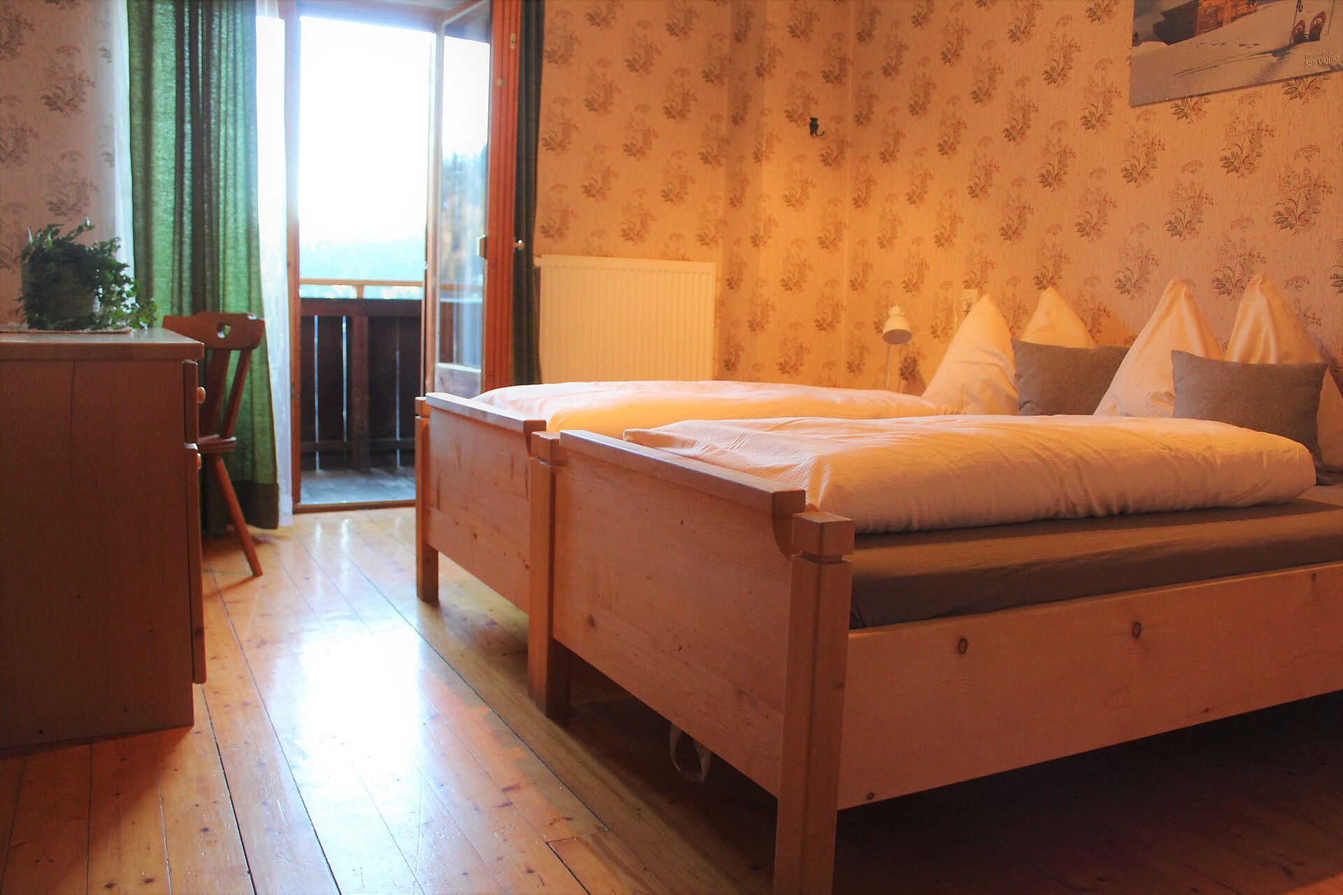 camera con letto matrimoniale 2