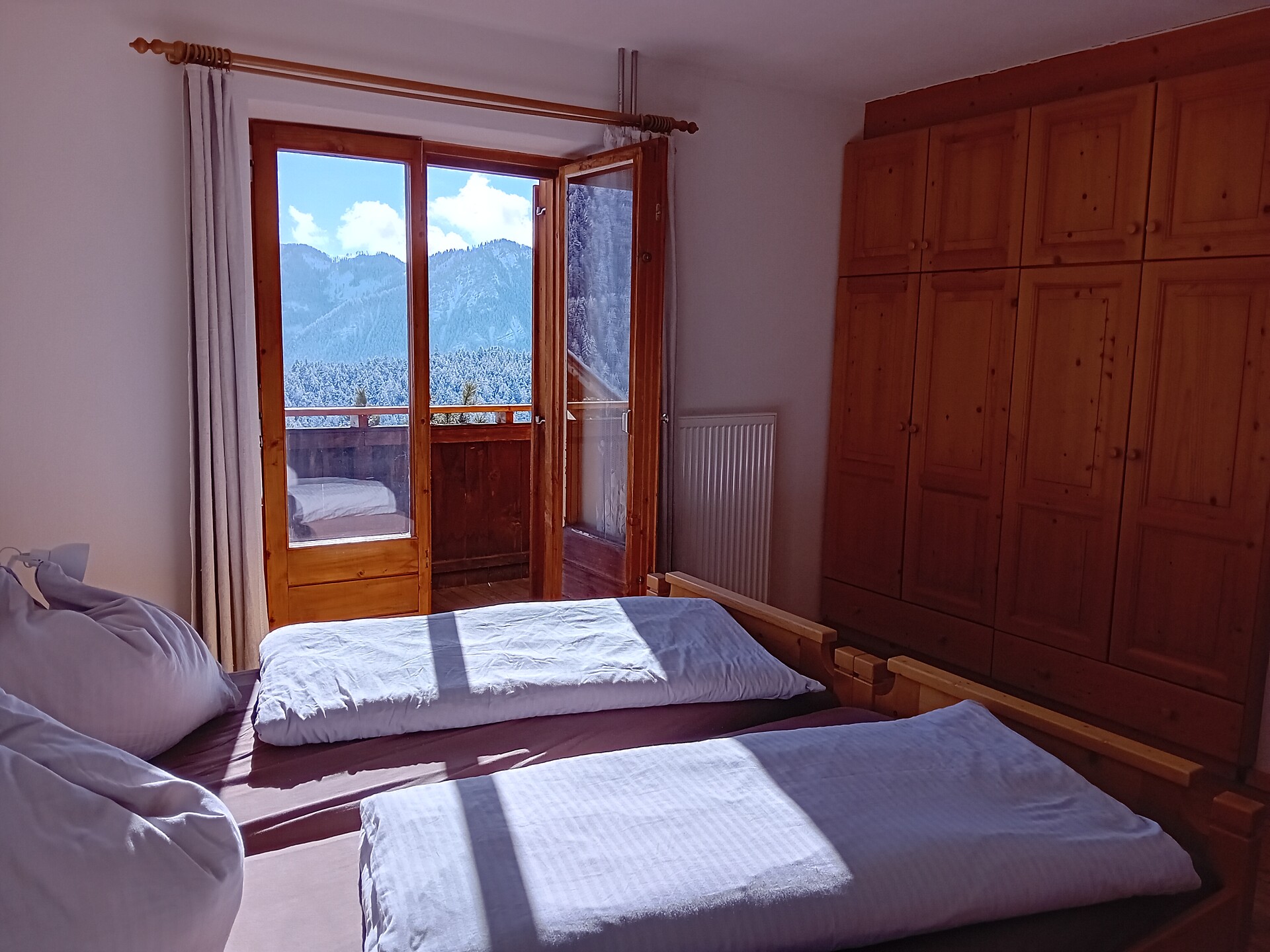 camera con letto matrimoniale1