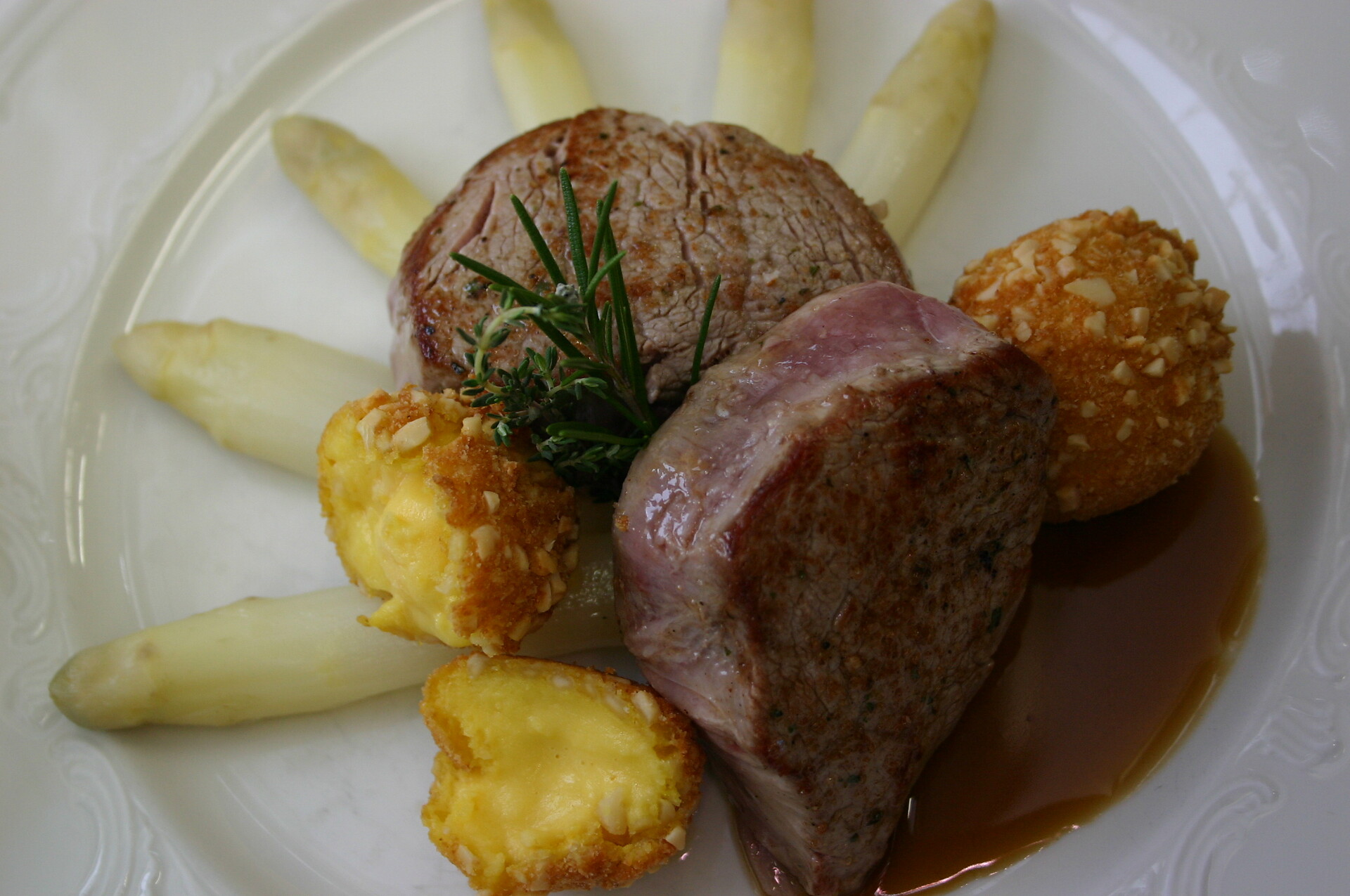 Beef tenderloin steak with local aspargus