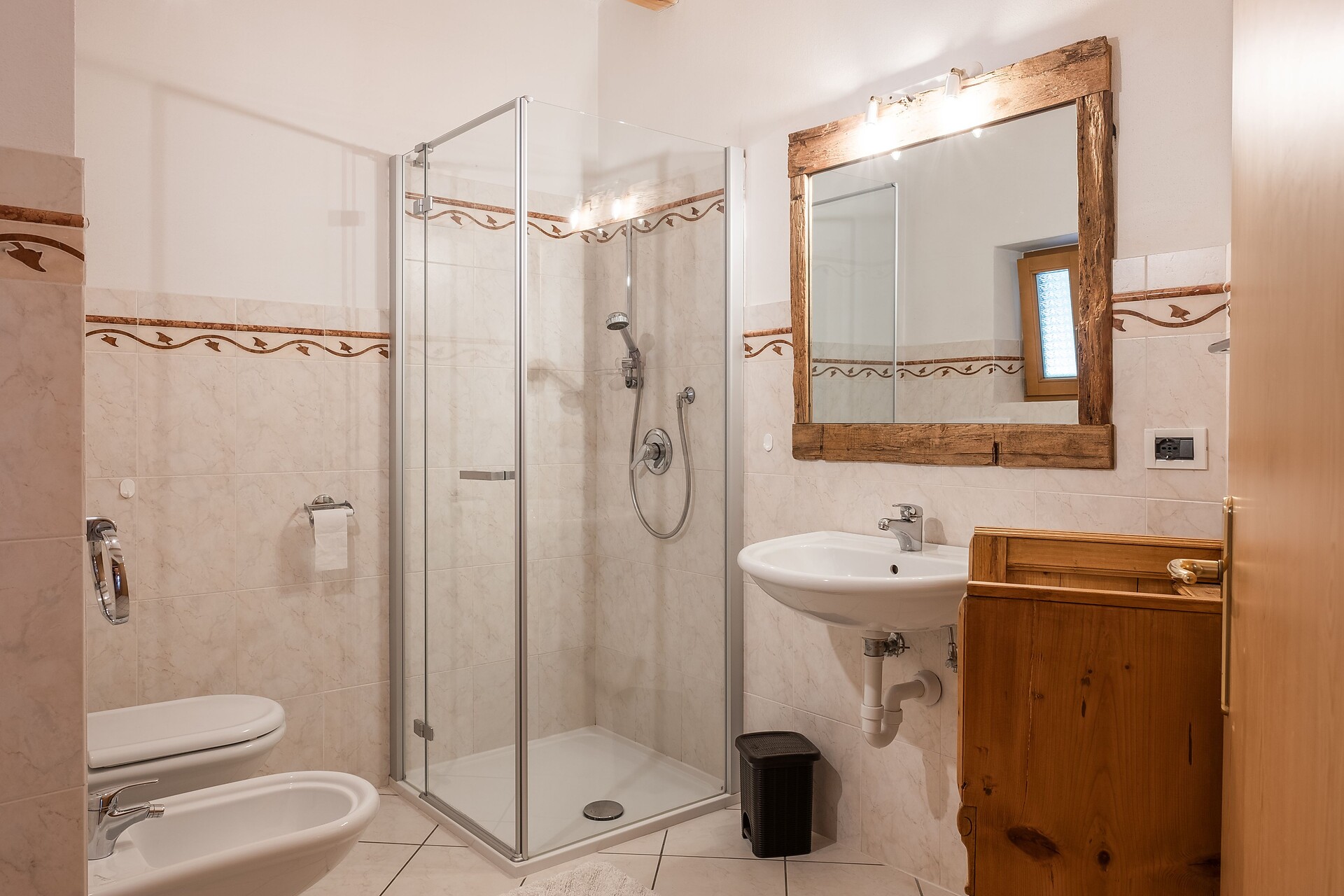 Bathroom Margherite