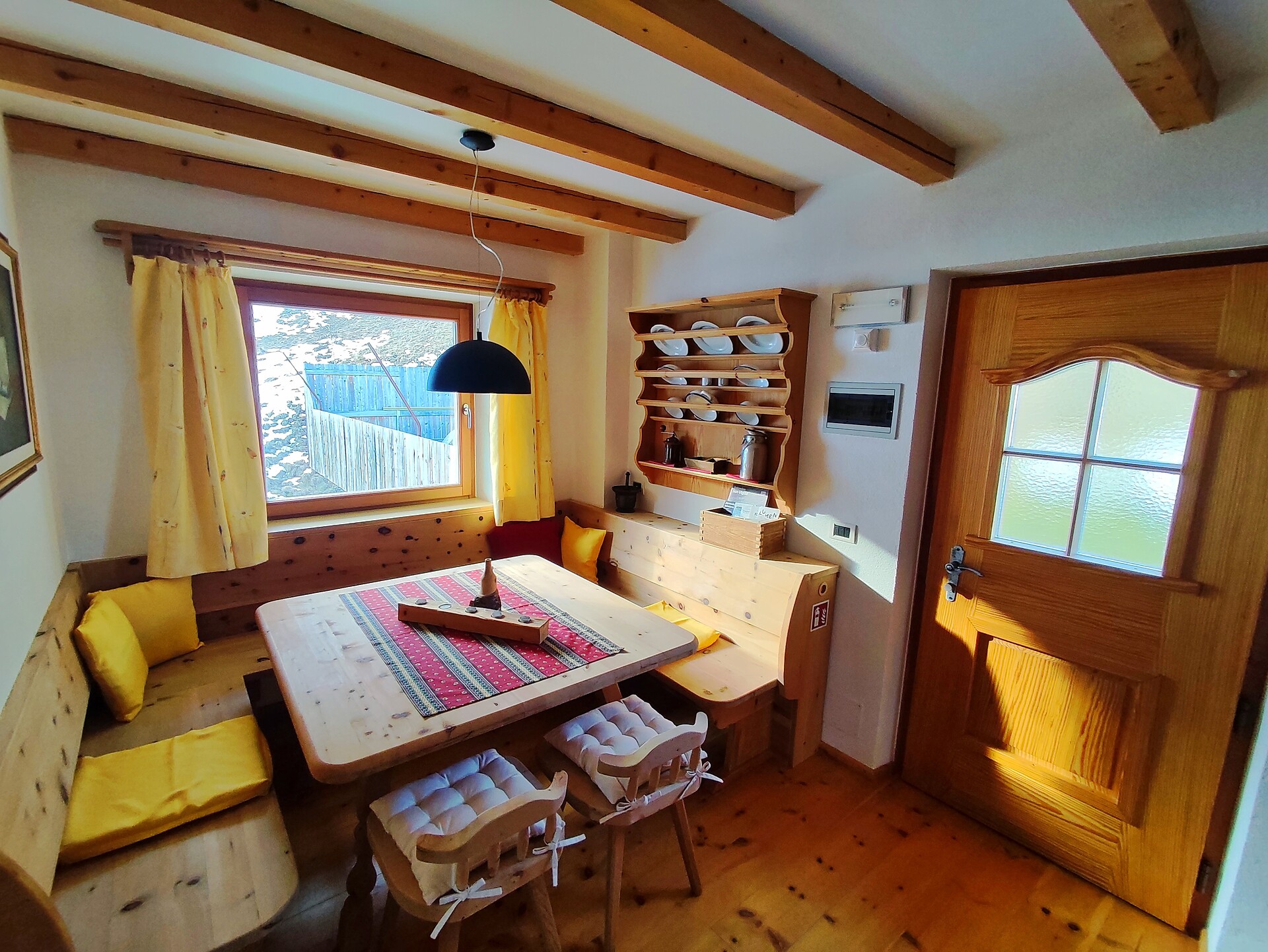 zona pranzo e soggiorno