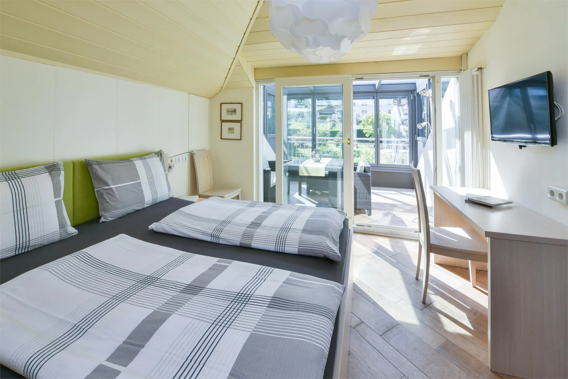 Landhaus Heinrich Kaltern an der Weinstraße 22 suedtirol.info