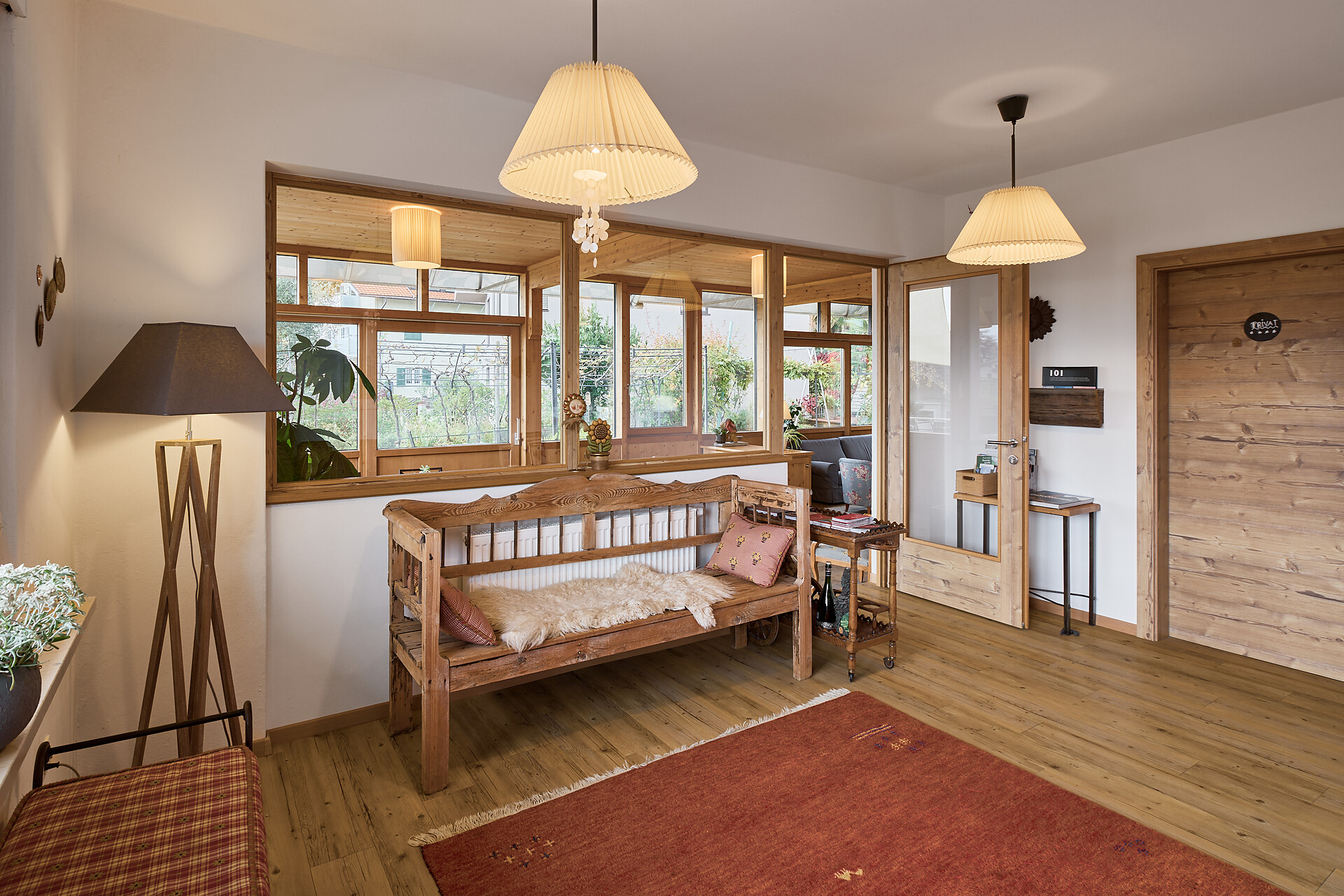 Sonnenzimmer, 1. Stock, Infos über Wein, Kultur und Geschichte Südtirols