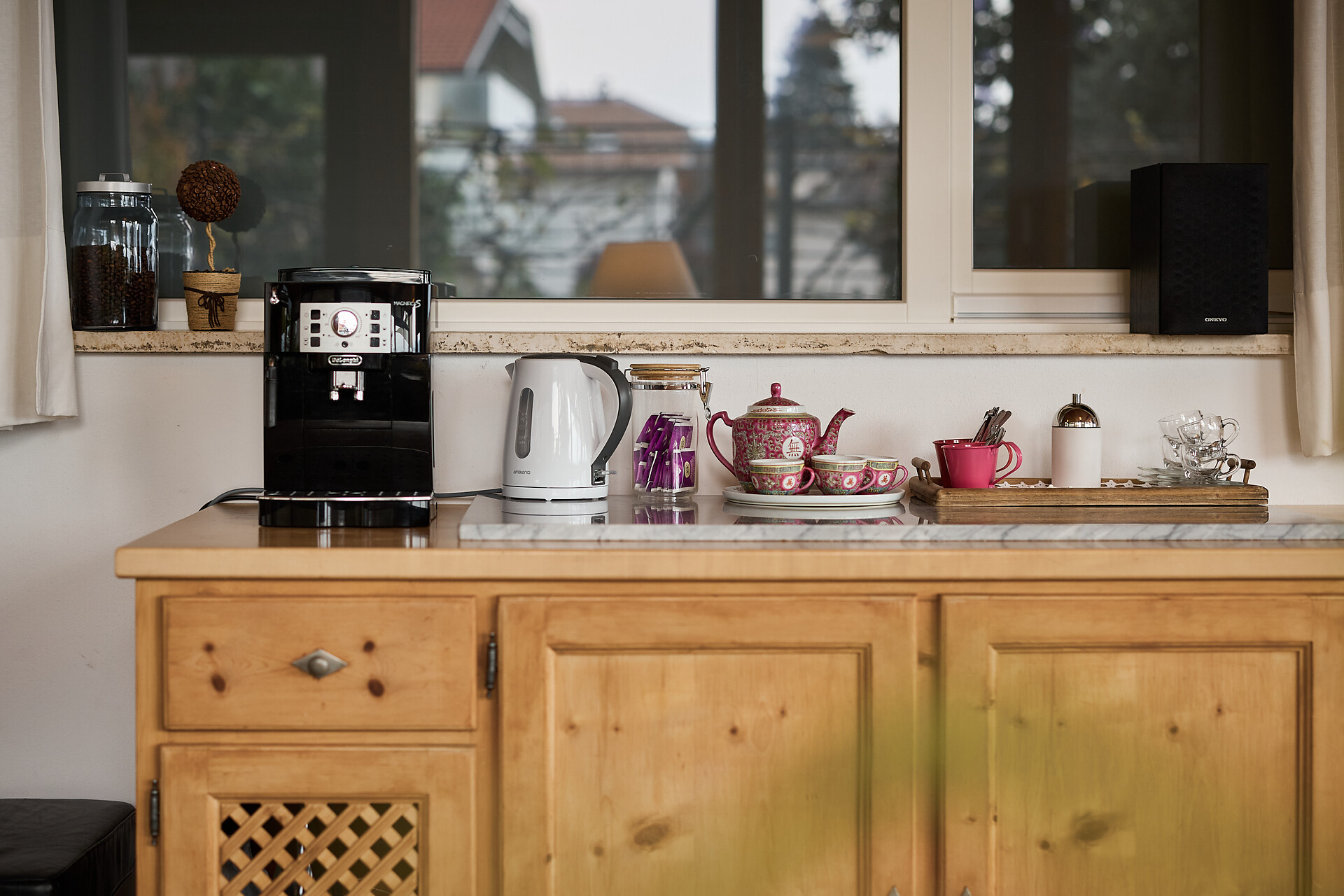 Wintergarten, 1. Stock, Kaffee und Tee