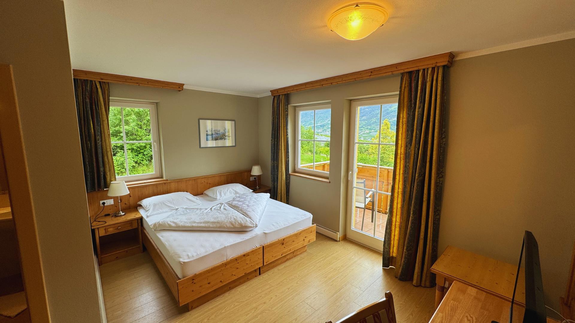Landhotel Latscherhof Latsch/Laces 14 suedtirol.info