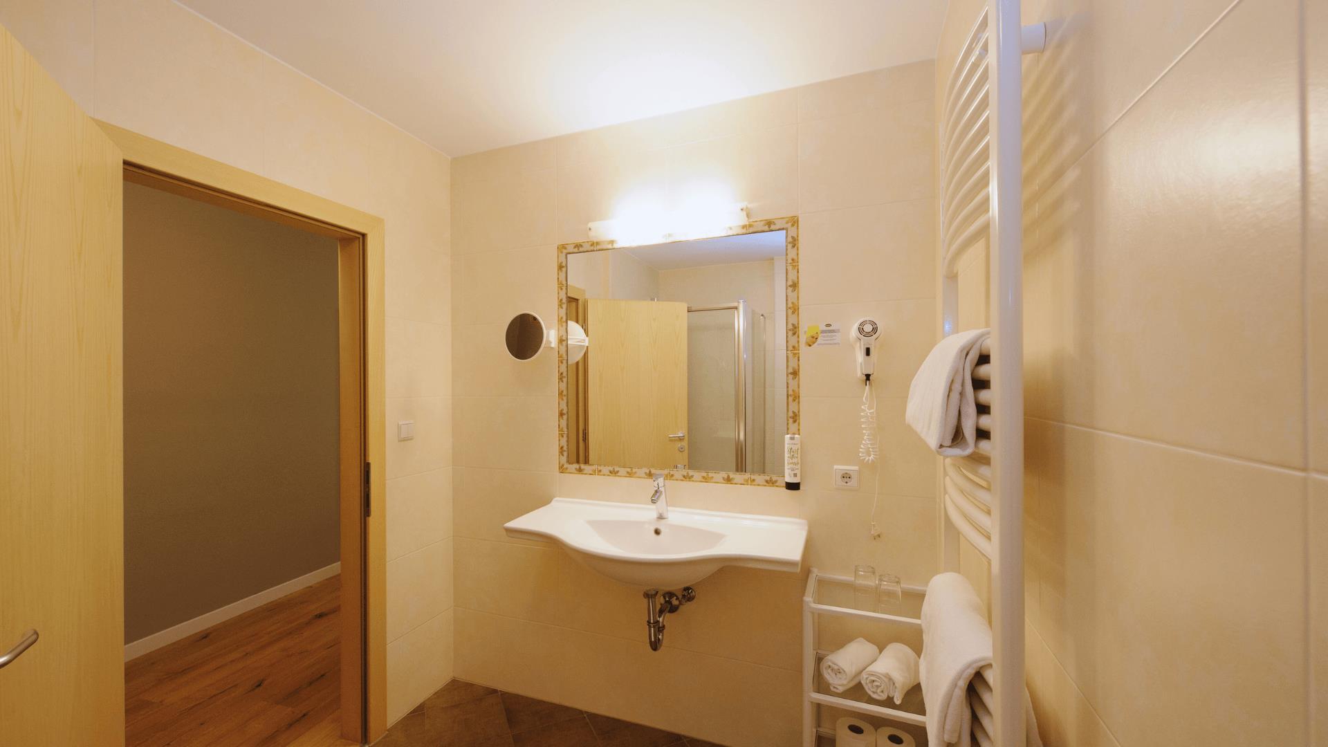 Landhotel Latscherhof Latsch/Laces 13 suedtirol.info