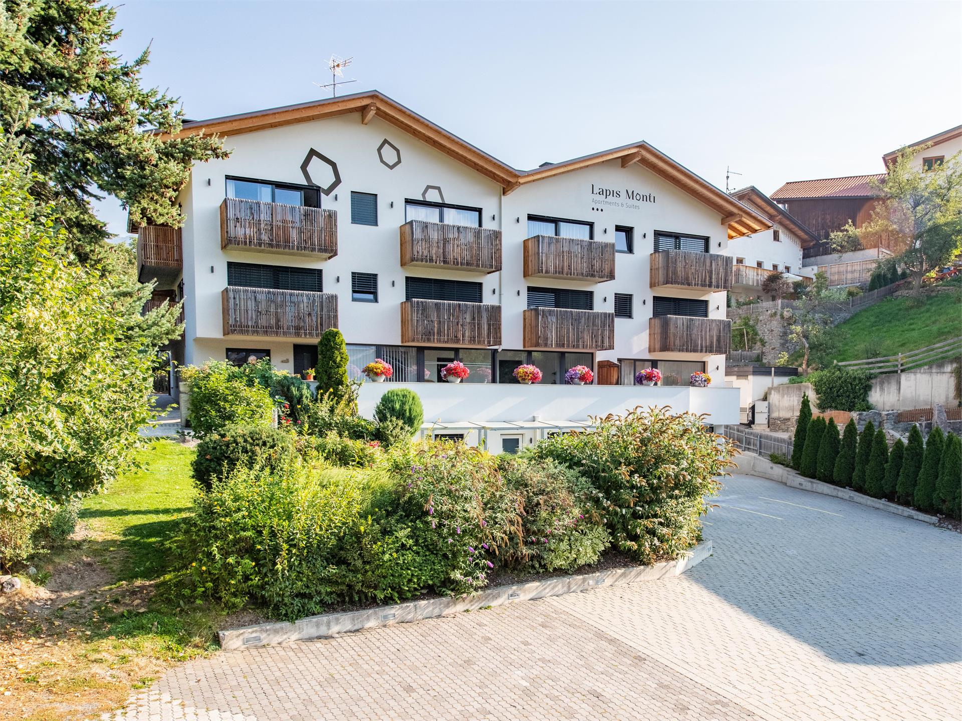 Lapis Monti Apartments & Suites Malles 1 suedtirol.info