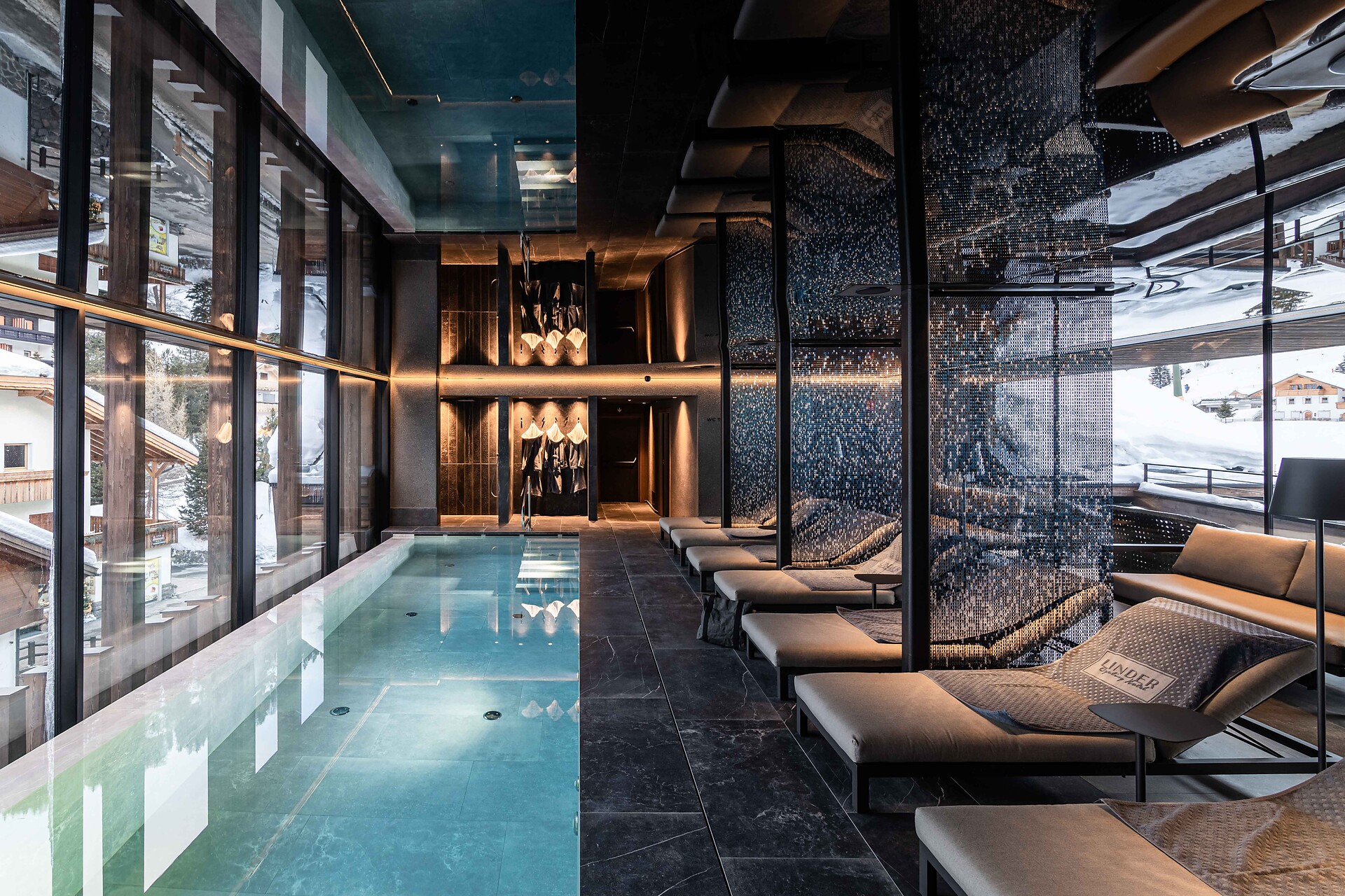 Linder Sky Pool at 1576 mt