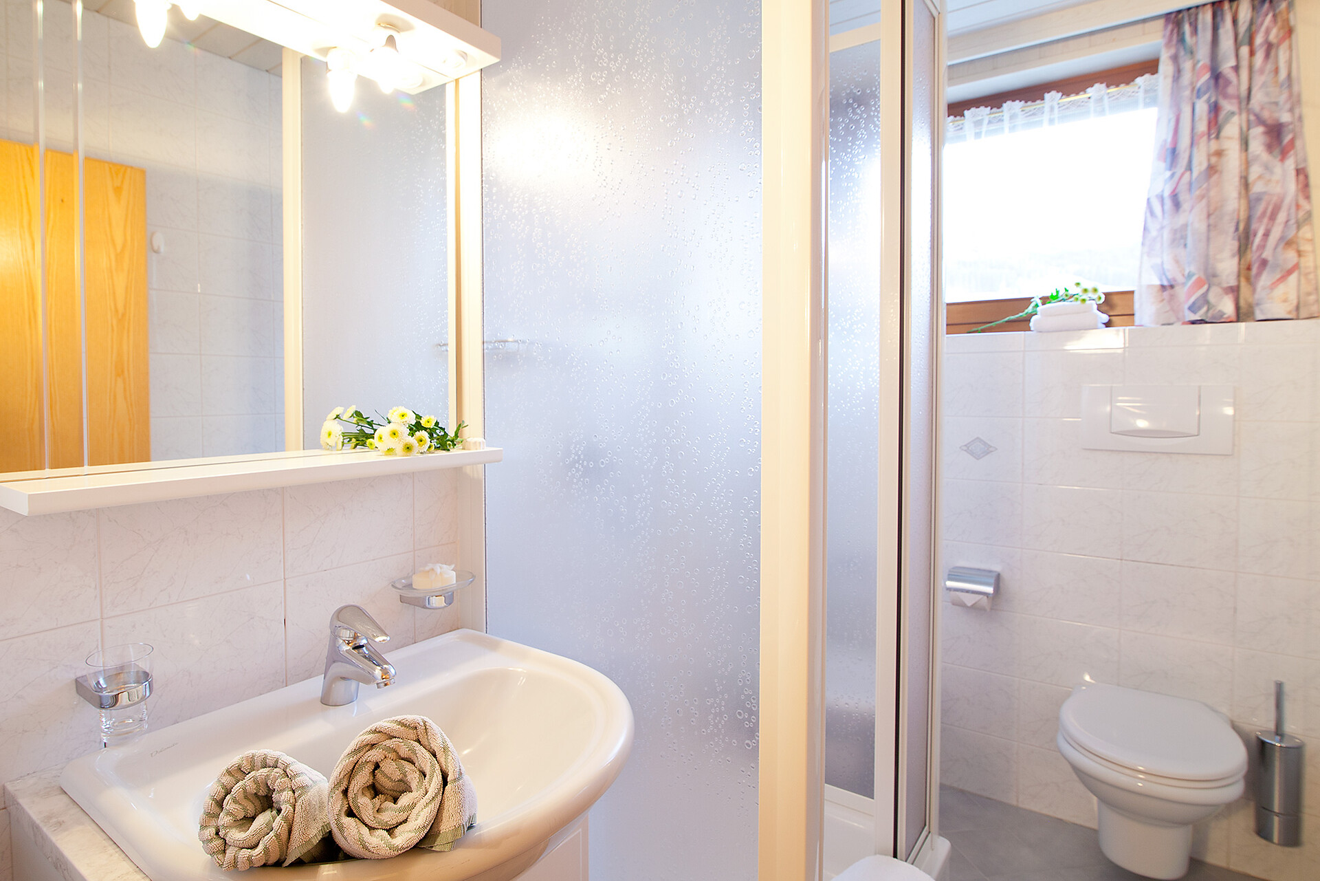 bathroom "Dolomitenblick"