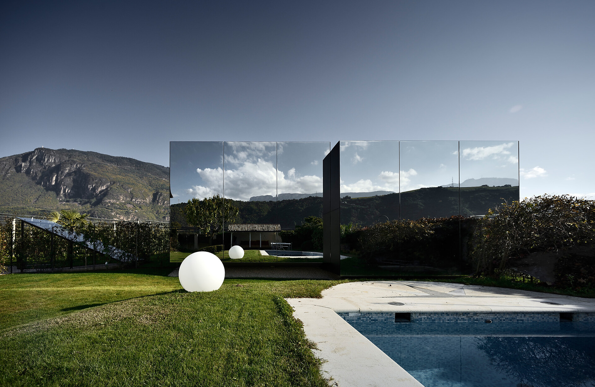 Mirror Houses giardino e piscina