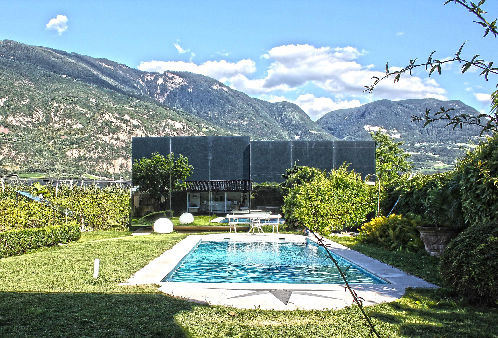 Mirror Houses giardino e piscina