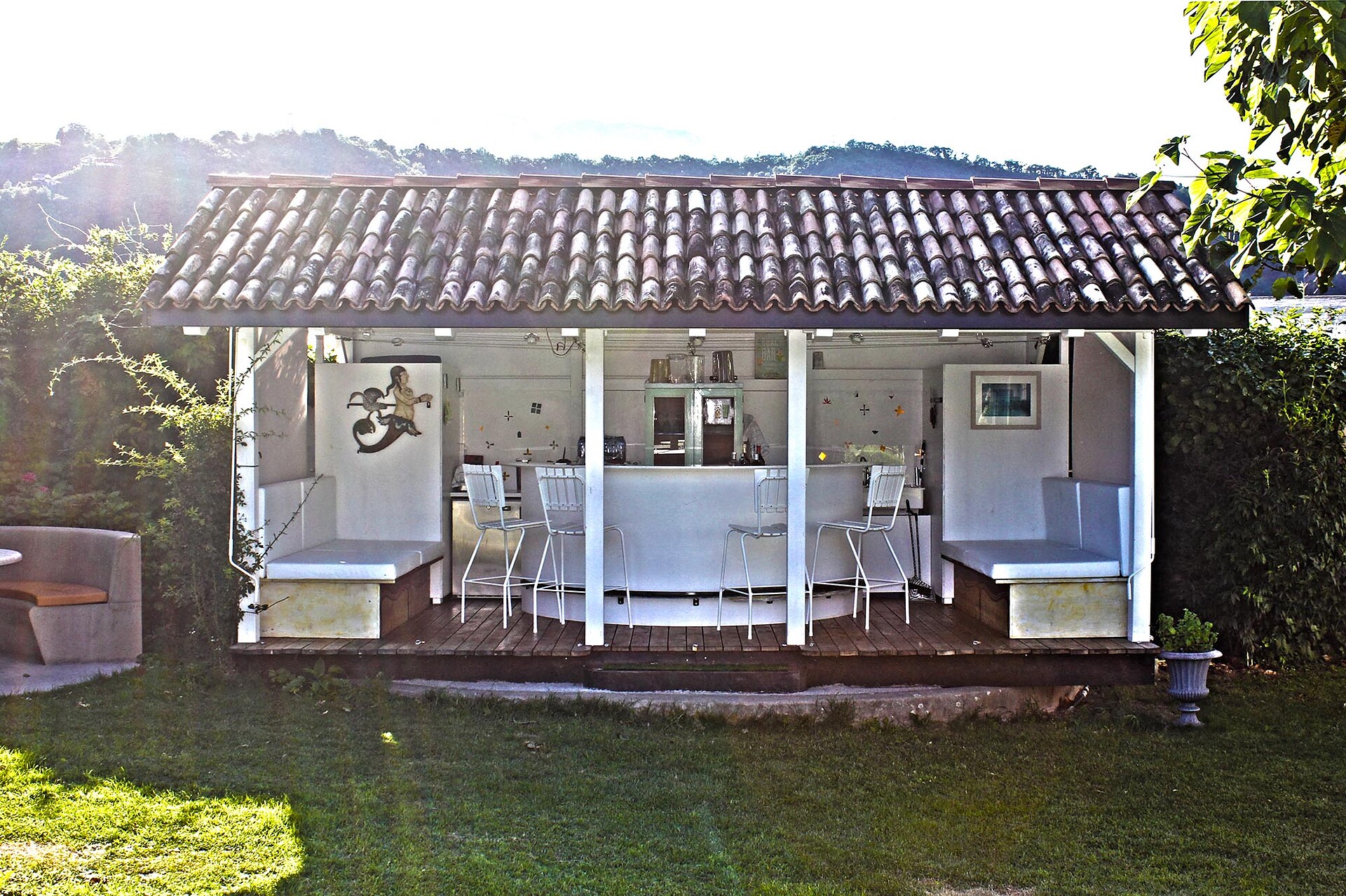 Self Service Bar & Lounge