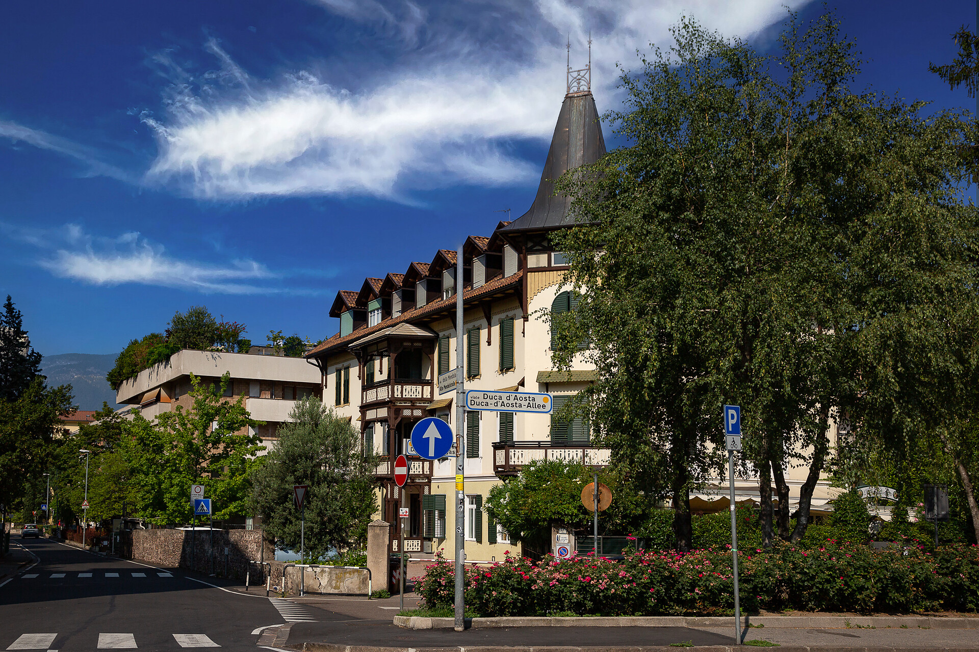Junction with Mendola Road