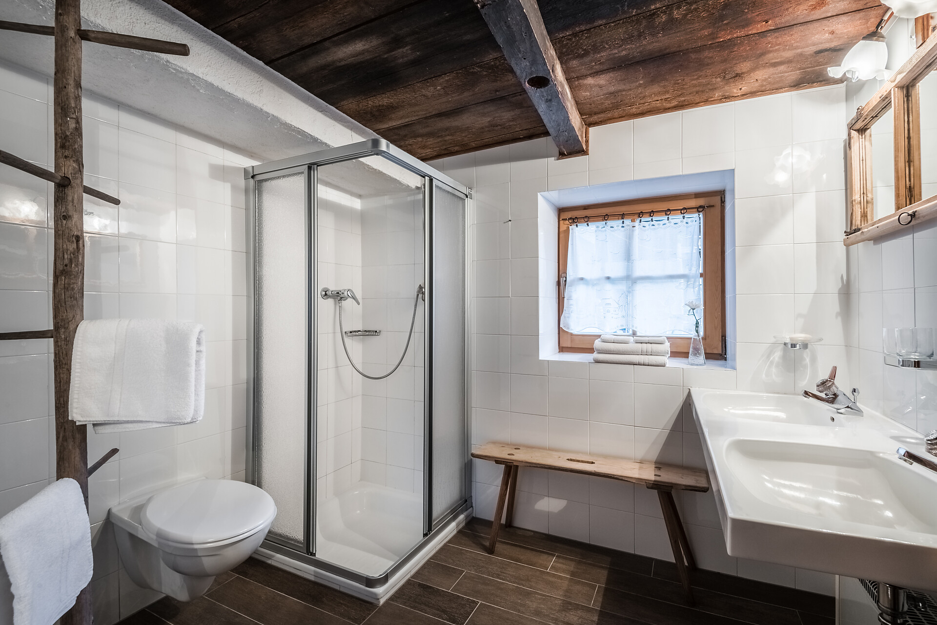 Bagno con 2 lavabo