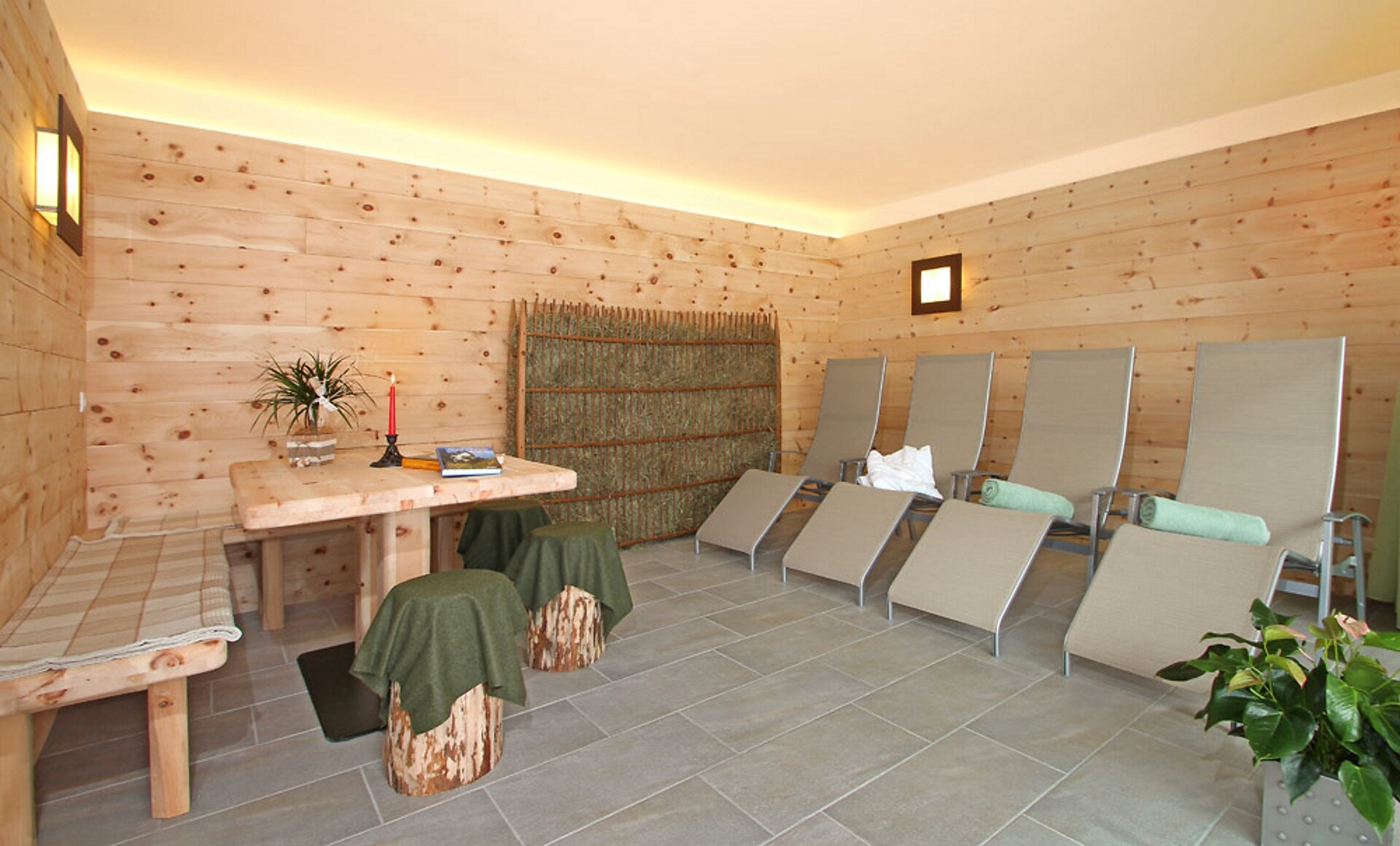 rest room (sauna)