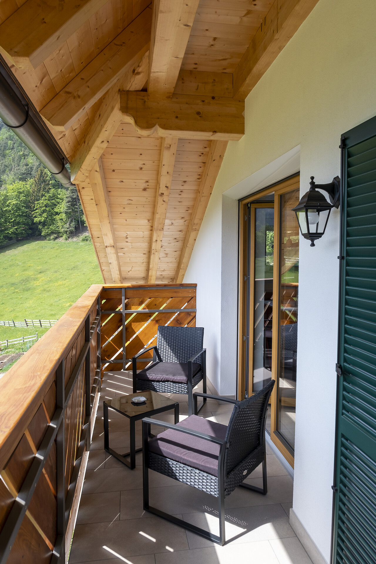 balcony app. Altholz