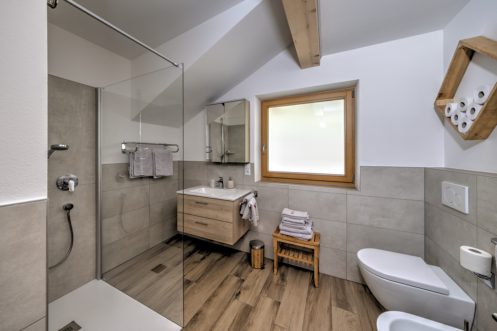 bathroom app. Eiche