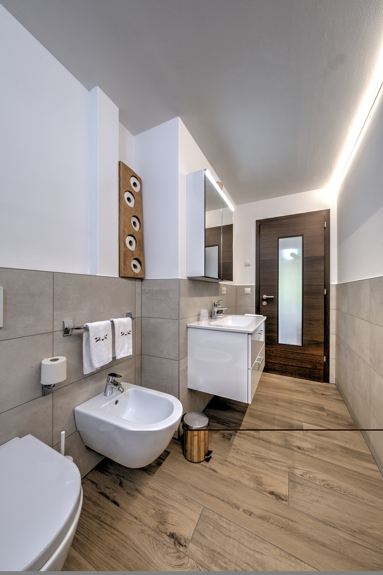 bathroom app. Altholz