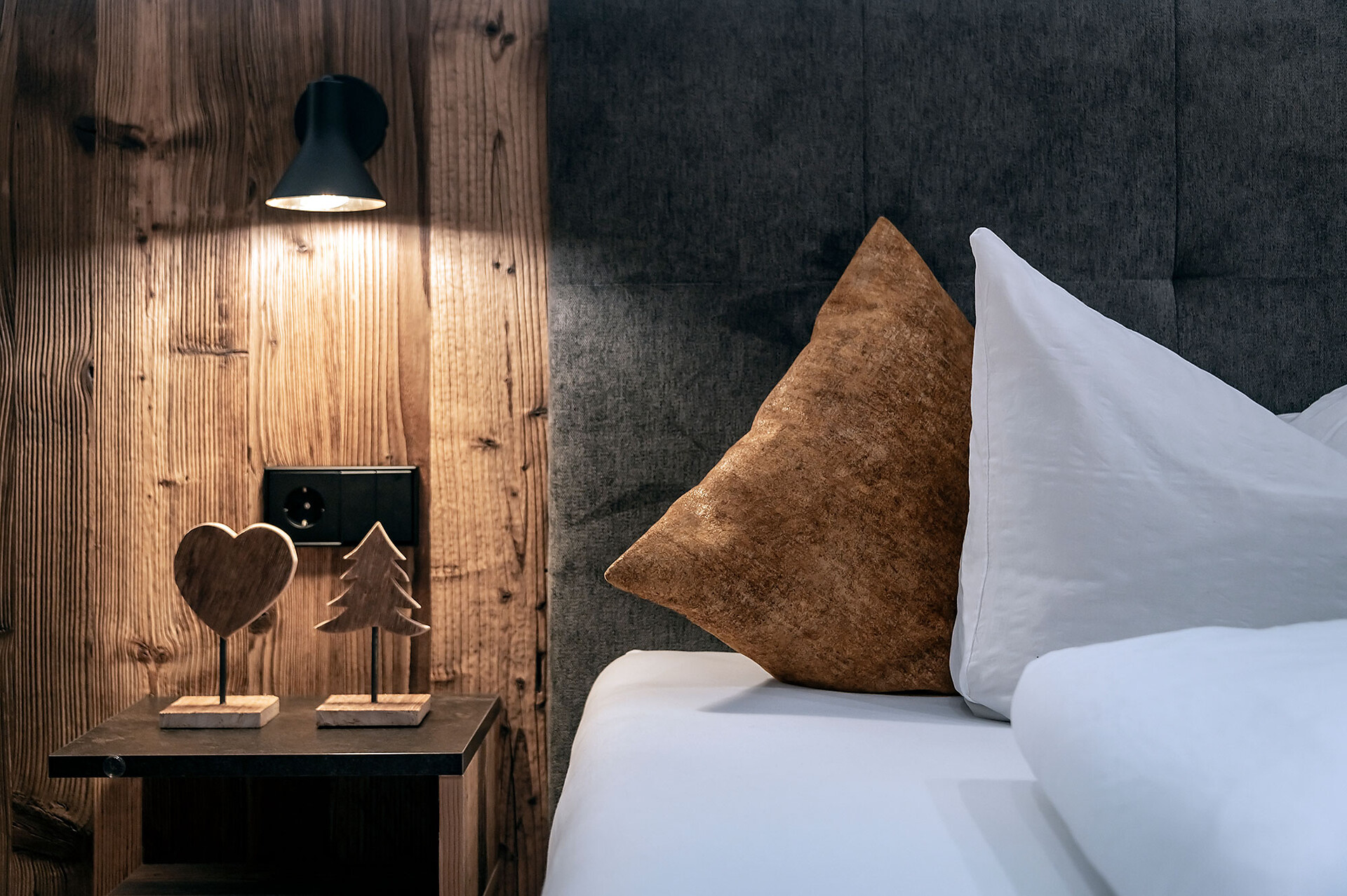 Schlafzimmer 1 Ferienwohnung "Altholz"