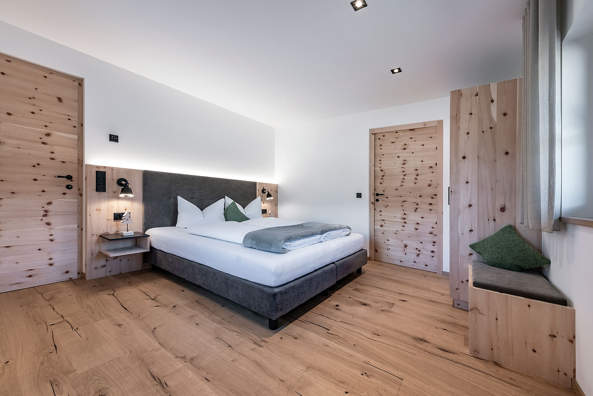 Schlafzimmer 2 Ferienwohnung "Zirbe"
