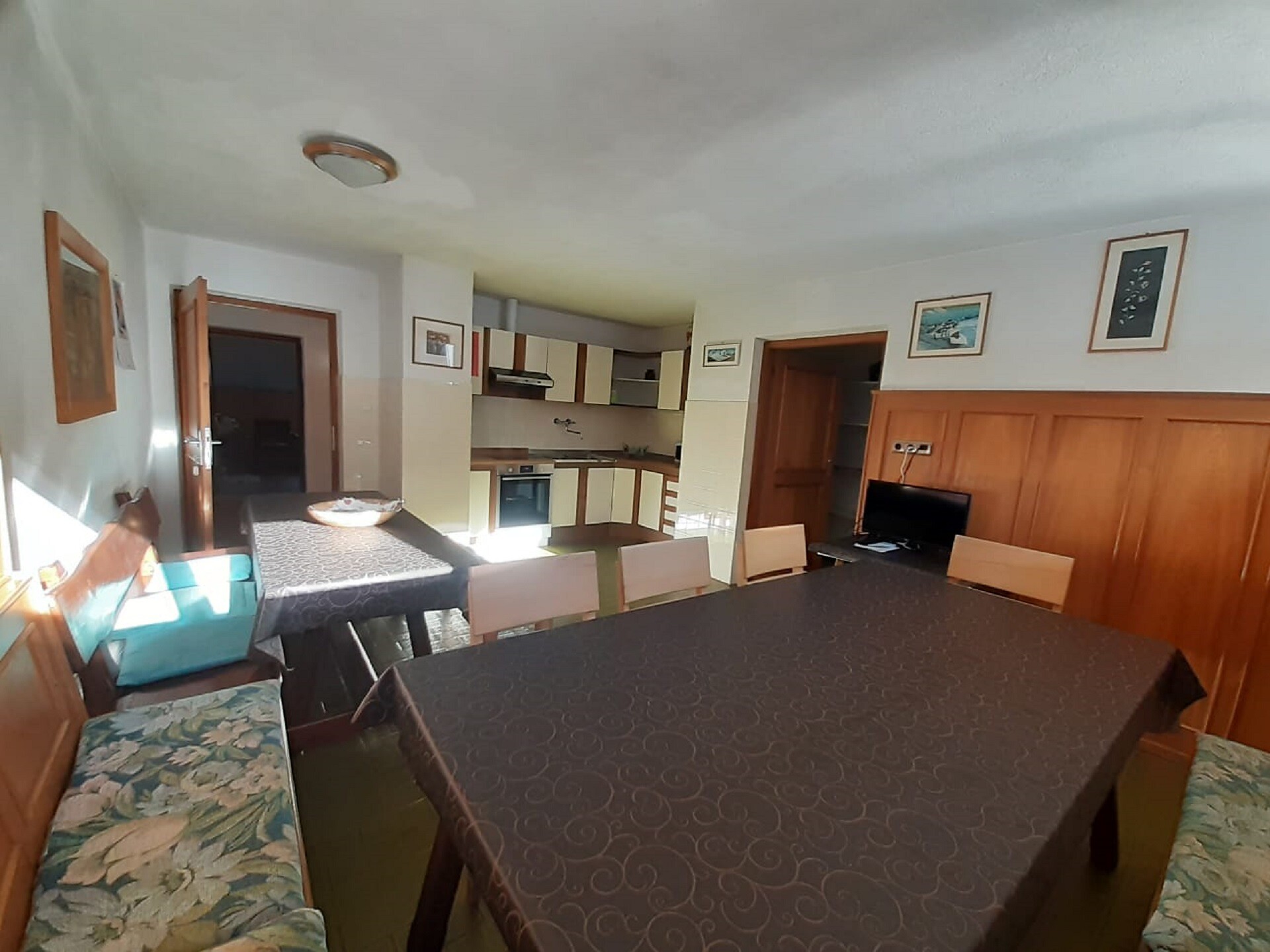 fully equipped and very spacious kitchen