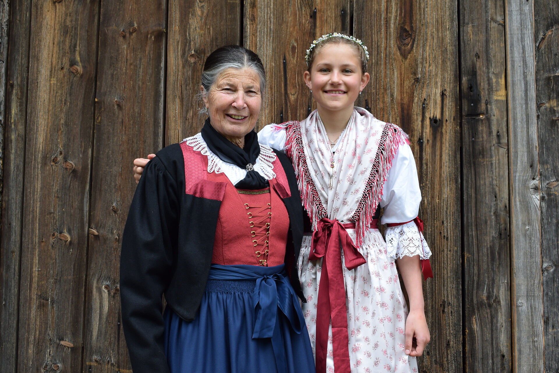 Oma Irmhild mit Enkelin Eva