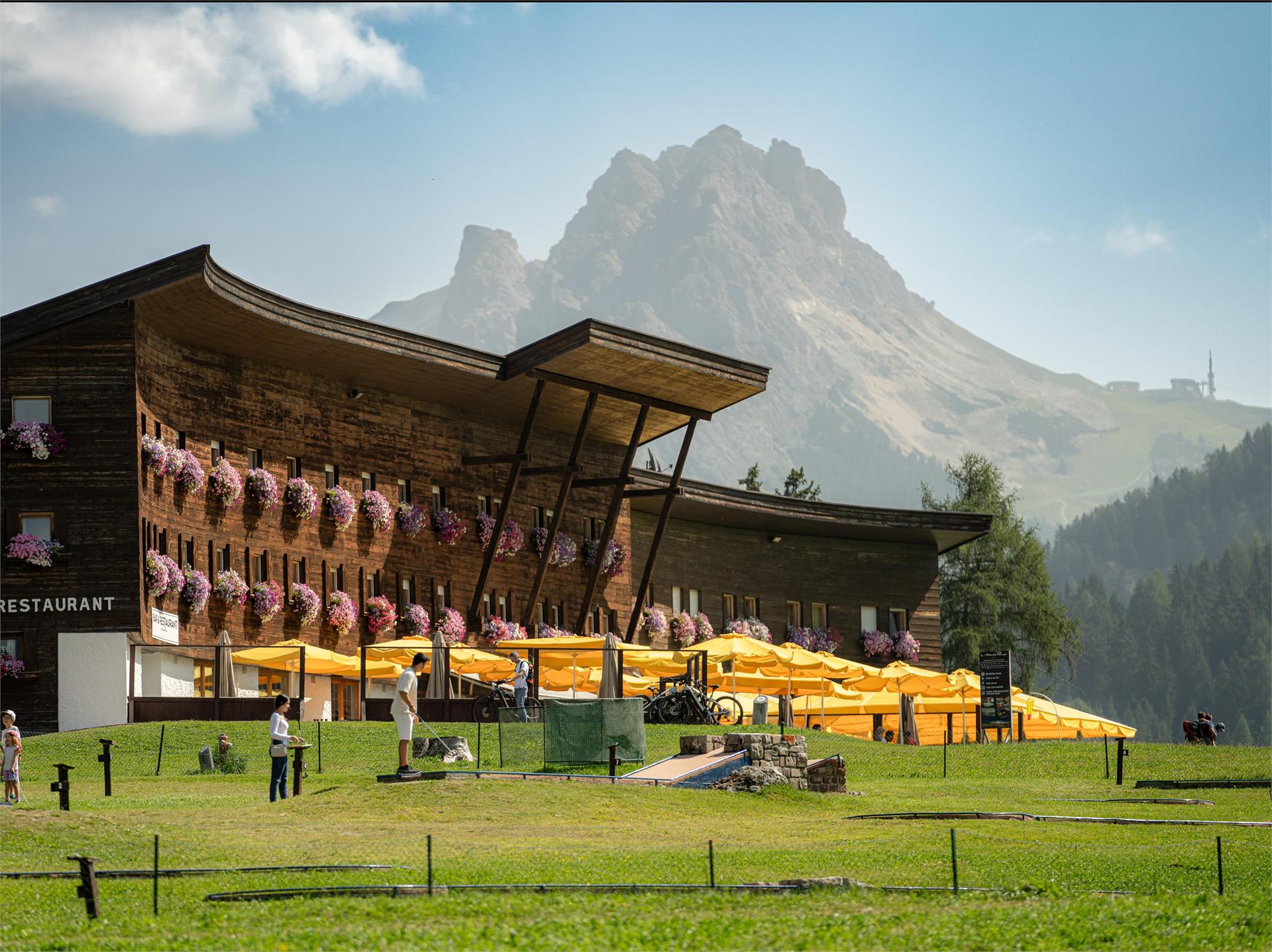 Monte Pana – Dolomites Hotel S.Crestina Gherdëina/Santa Cristina Val Gardana 1 suedtirol.info