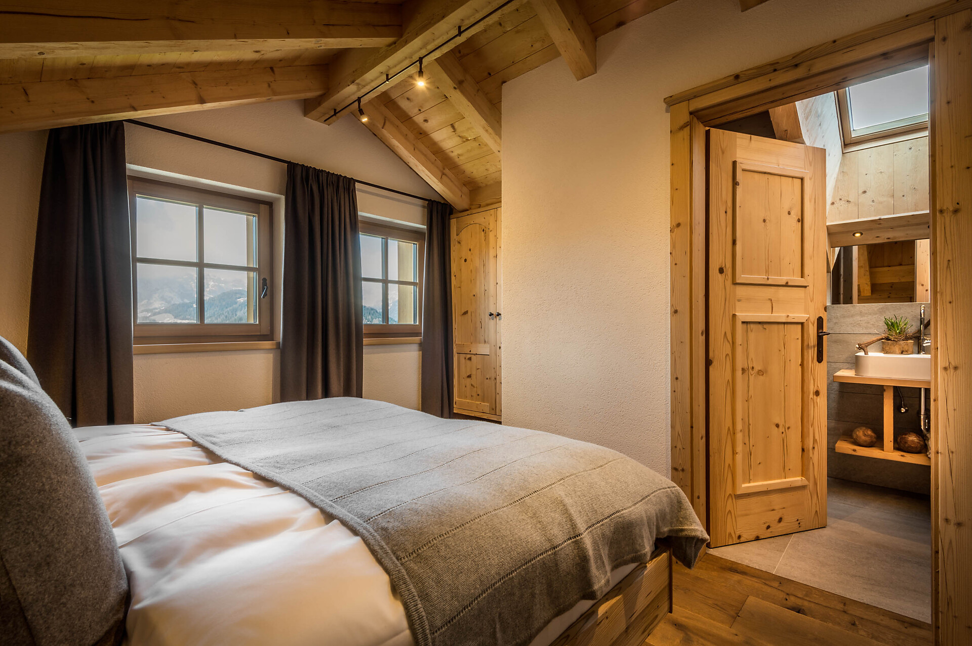 Mountain Chalet Pia