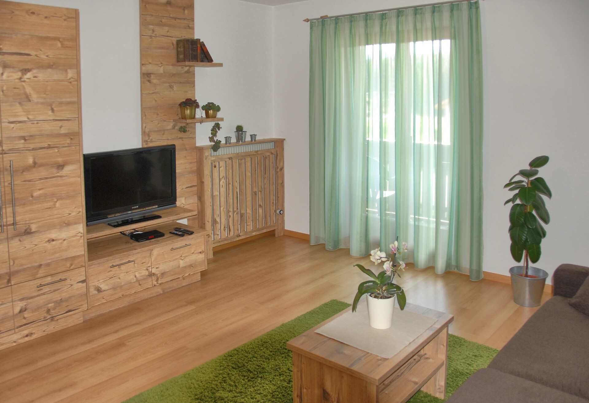 Flat TV