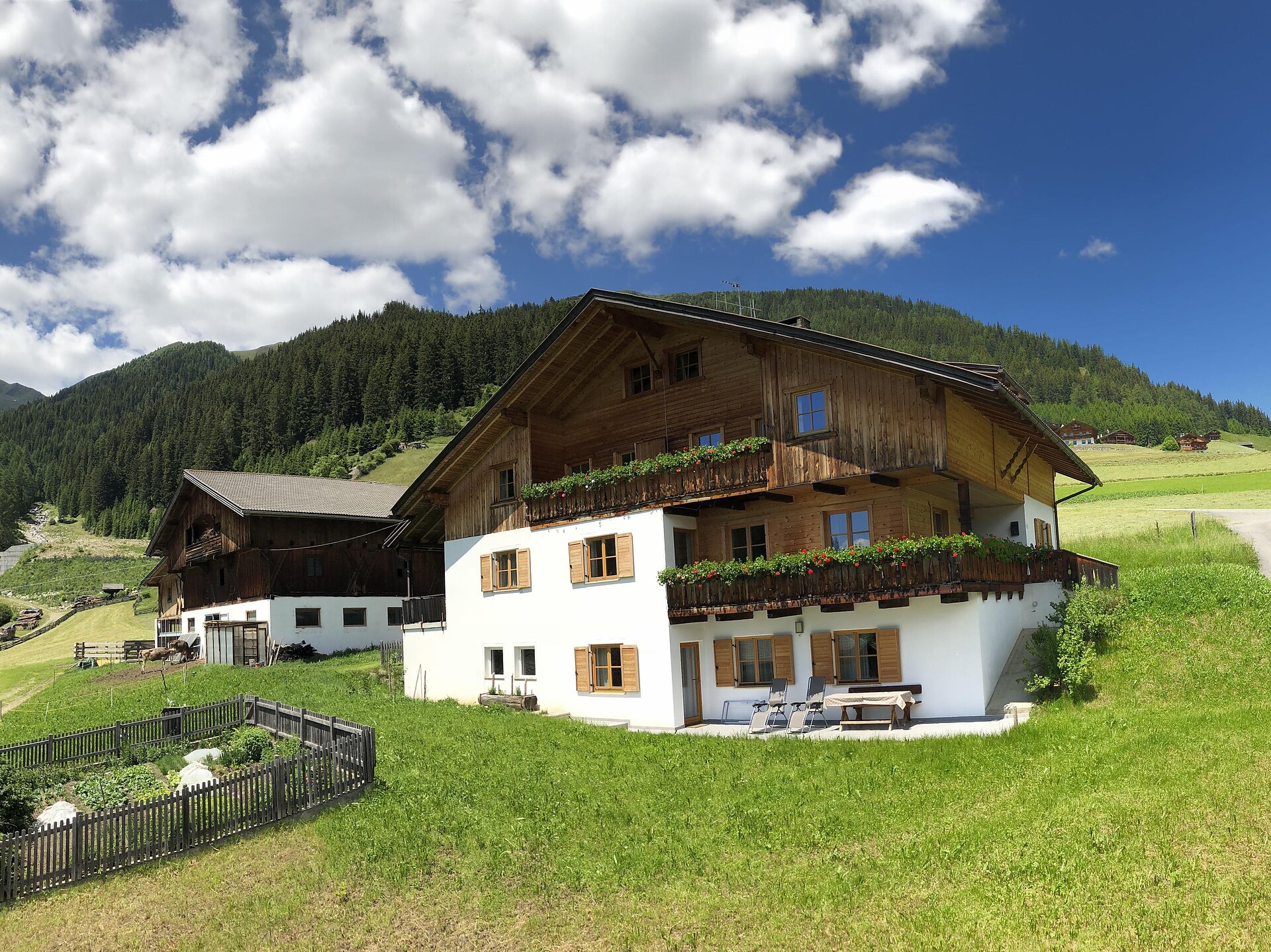Neuhuben estate