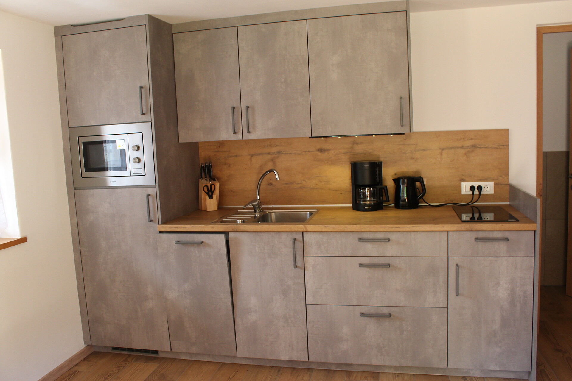 fully equipped kitchen