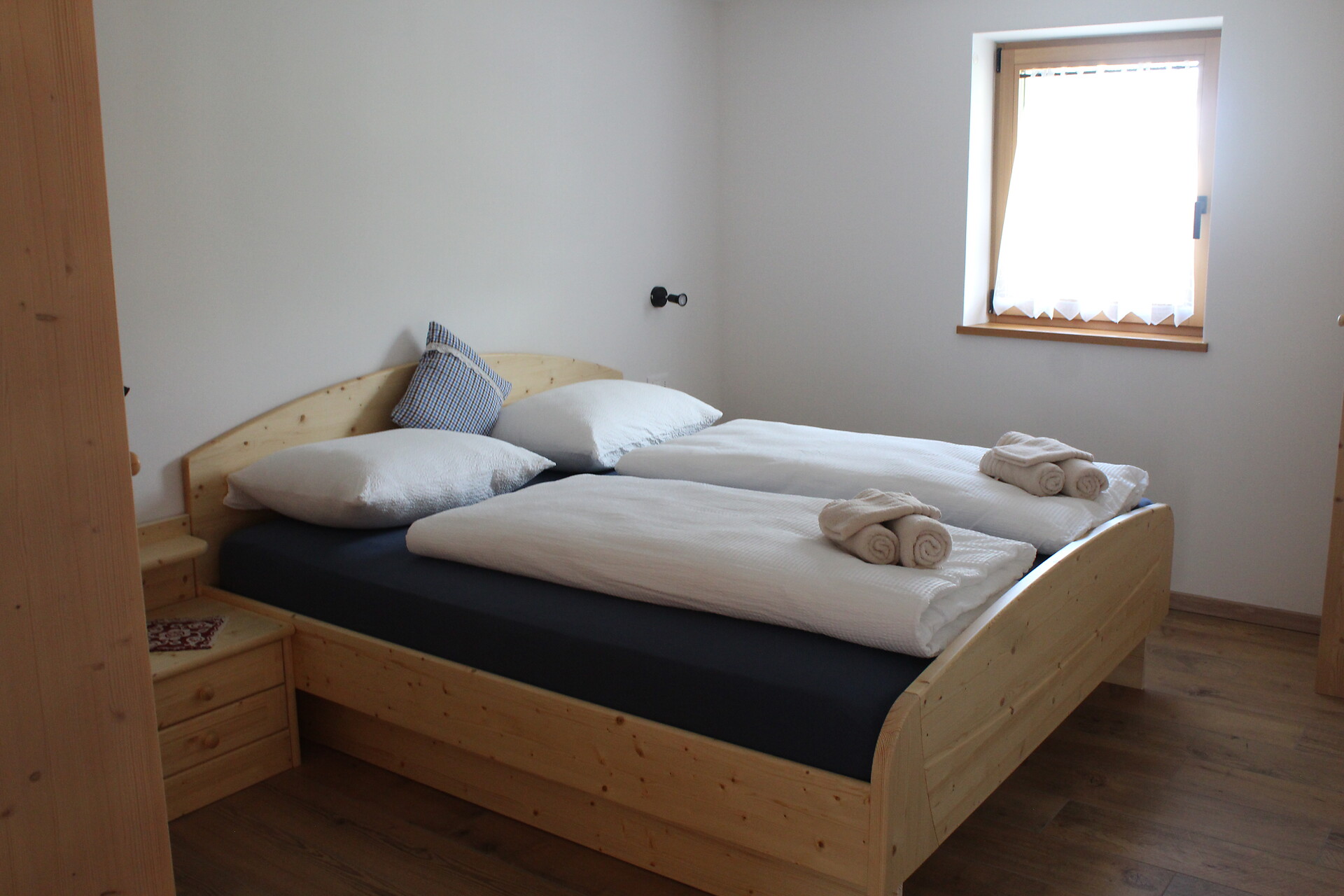 one double room one single room