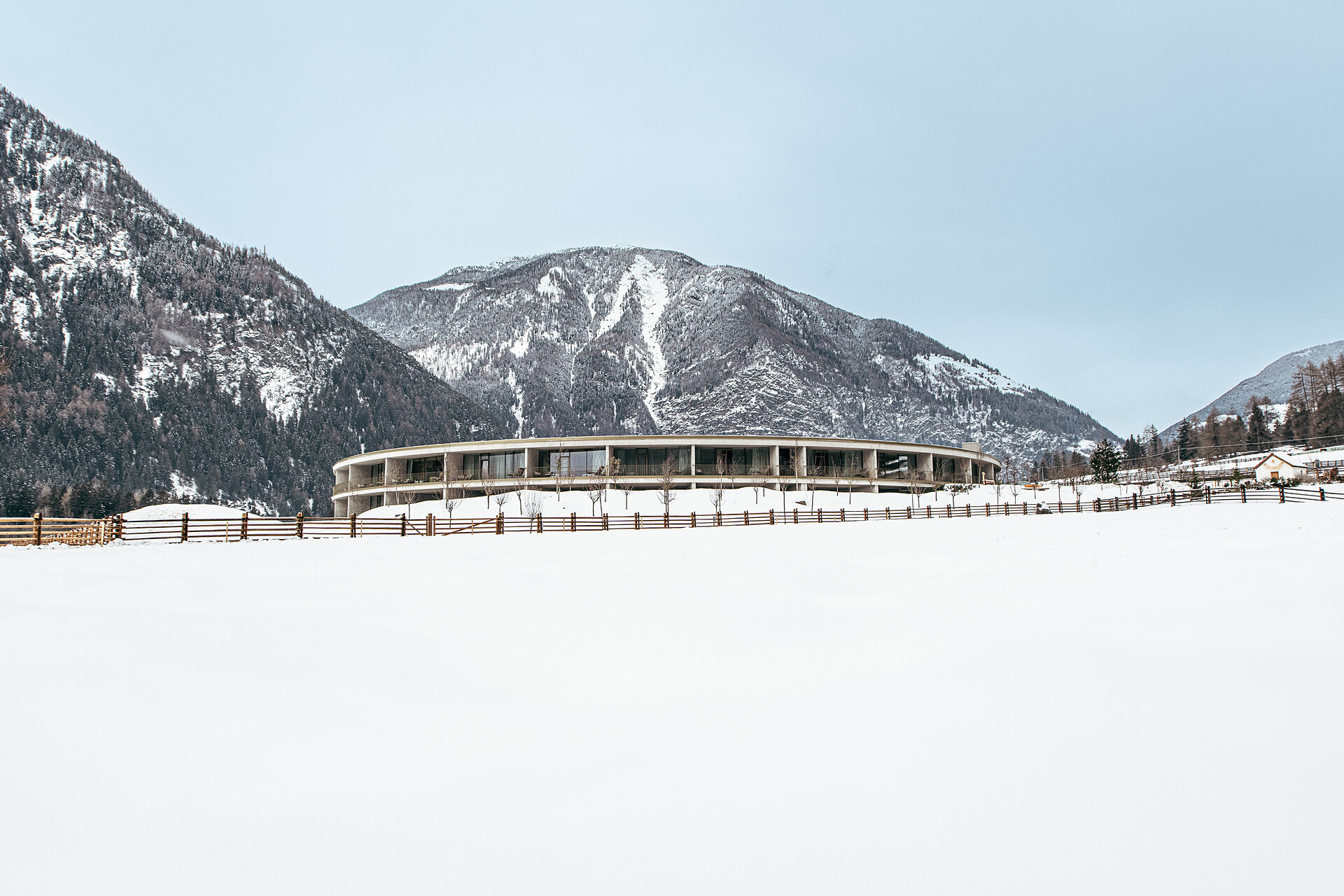 OLM Nature Escape/Konistudios