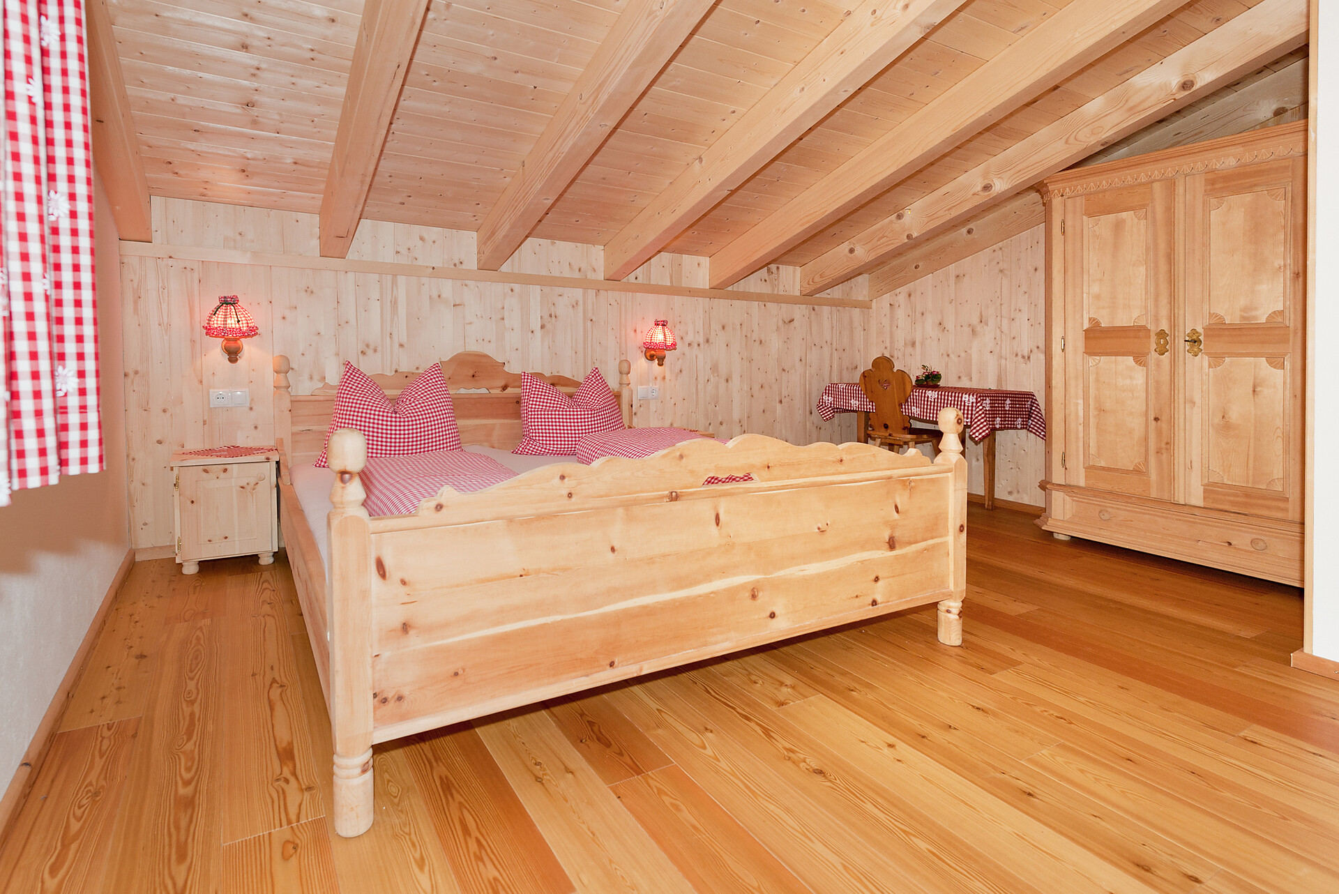 Schlafzimmer App. 4