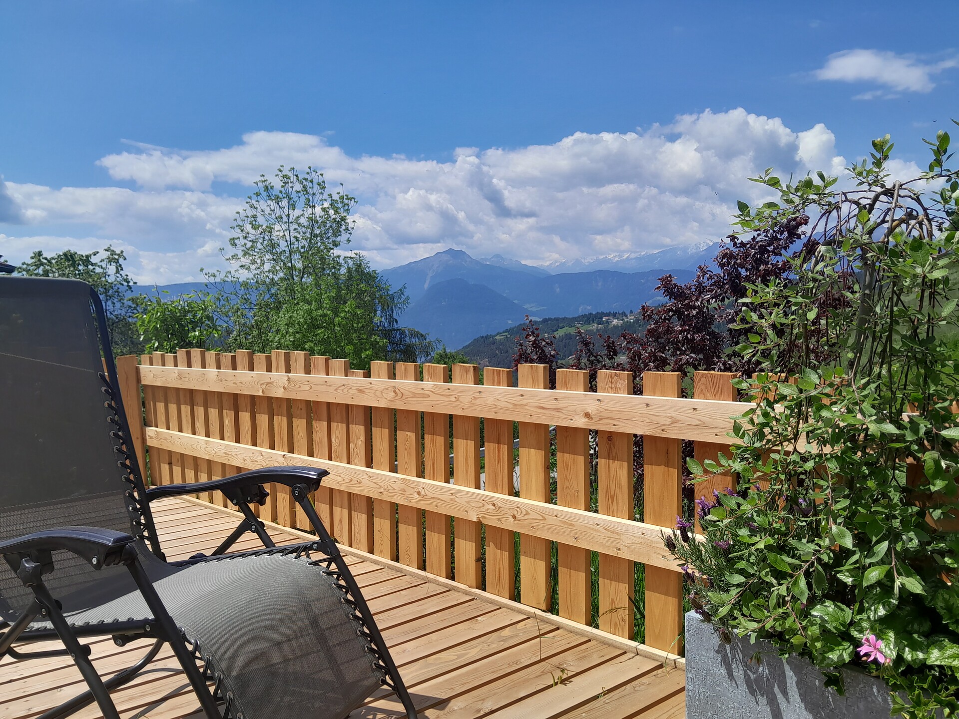 Sonnige Aussichten vom Obermichelerhof in Vöran, Südtirol
