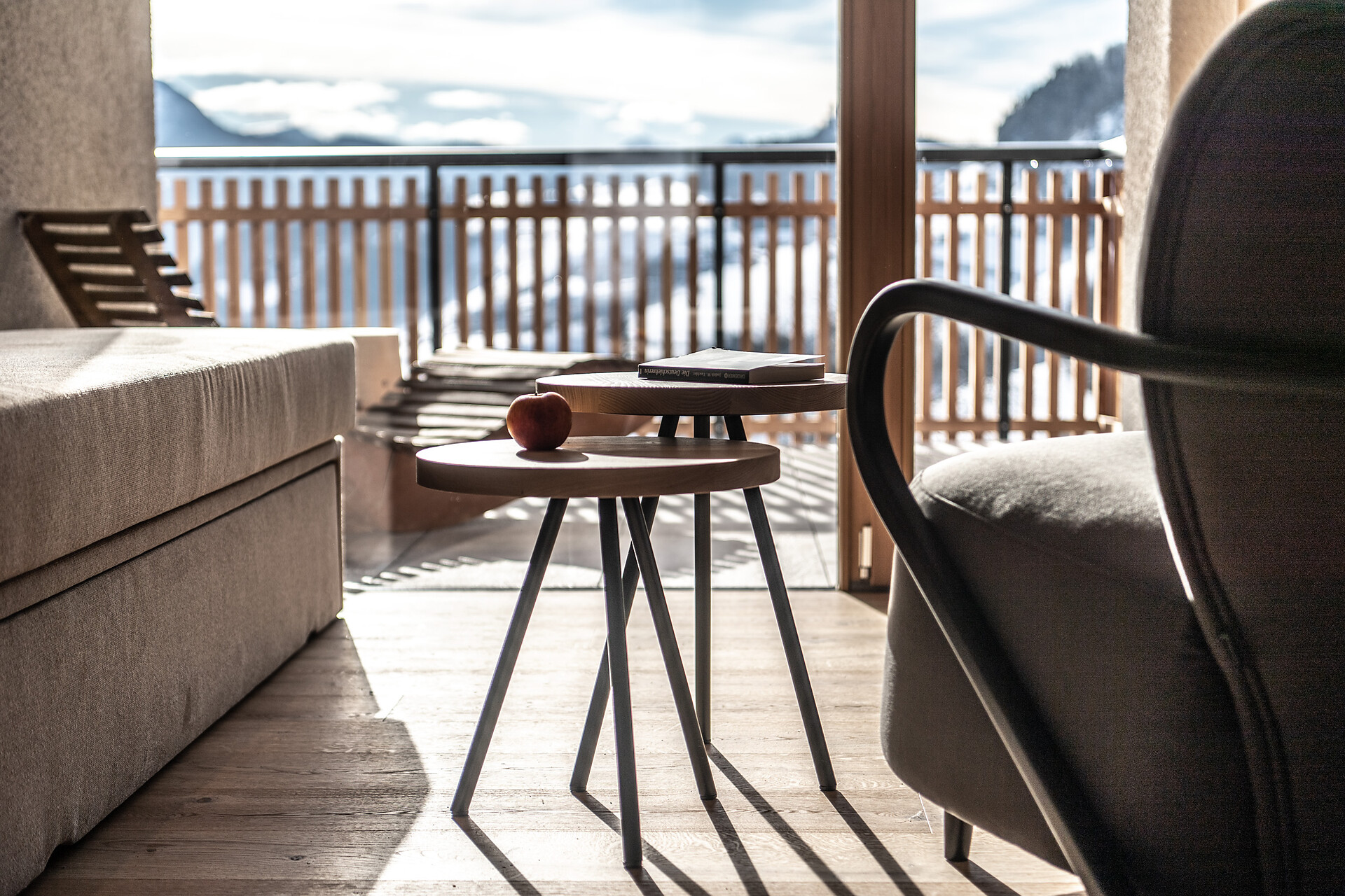 Blick von Wohnzimmer auf Terrasse