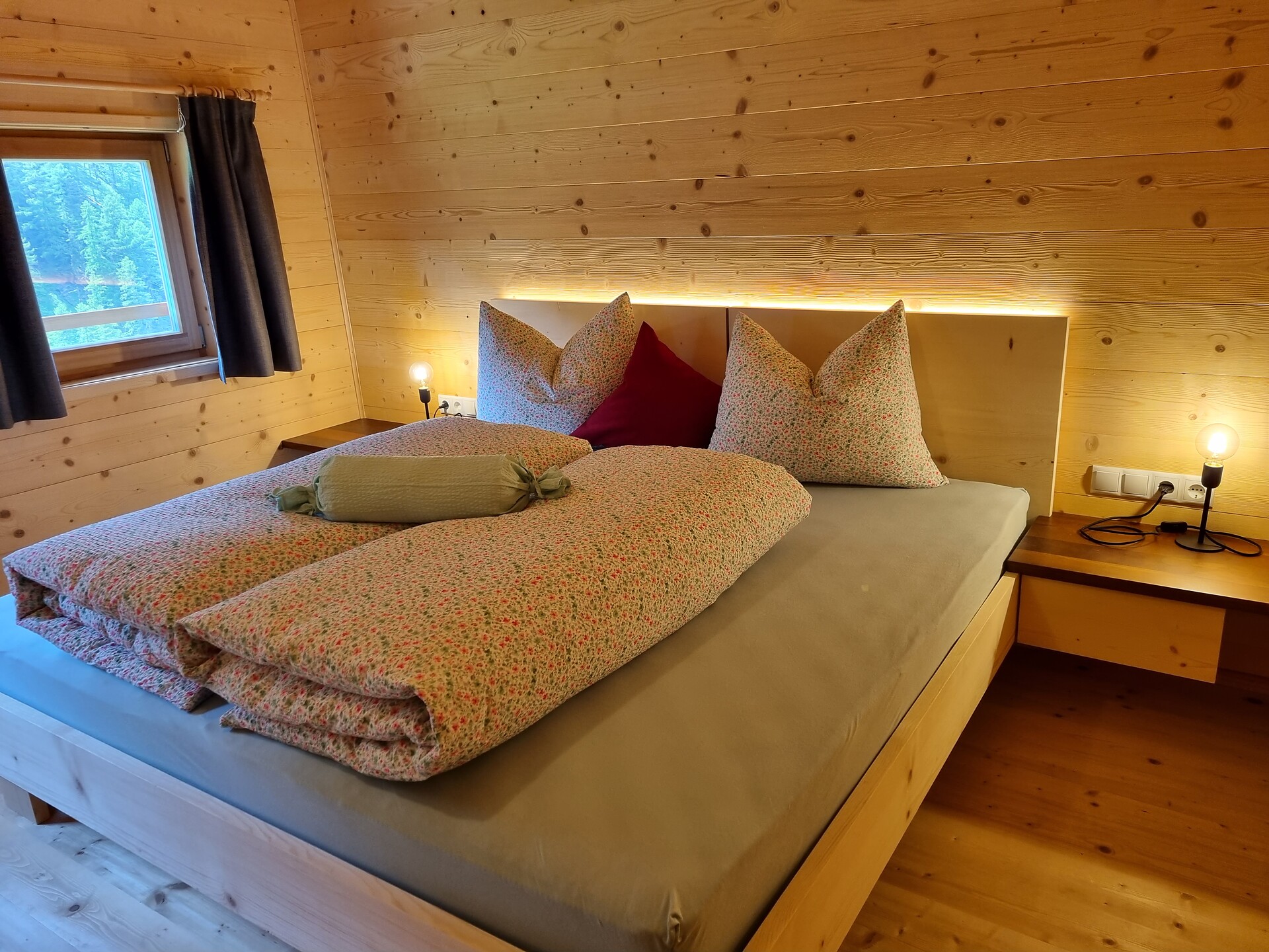 Schlafzimmer 1