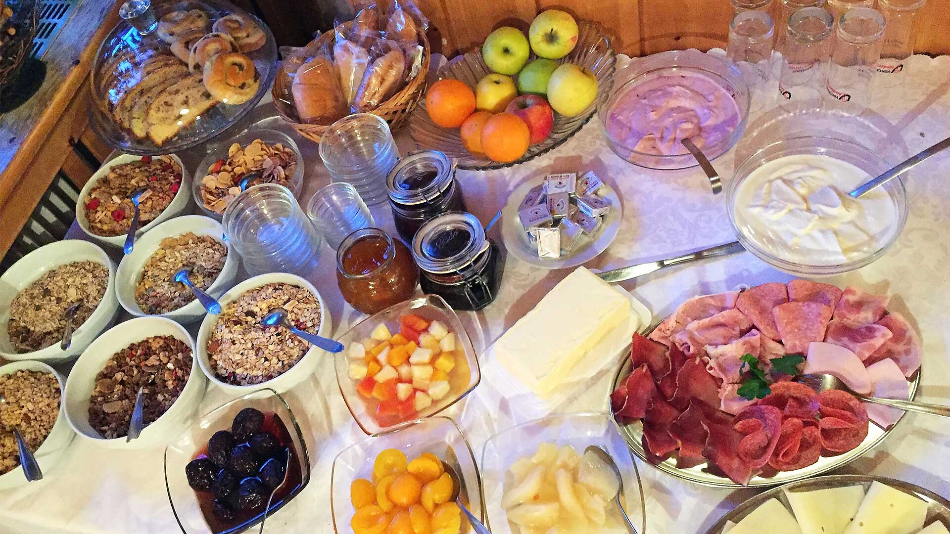Breakfast buffet